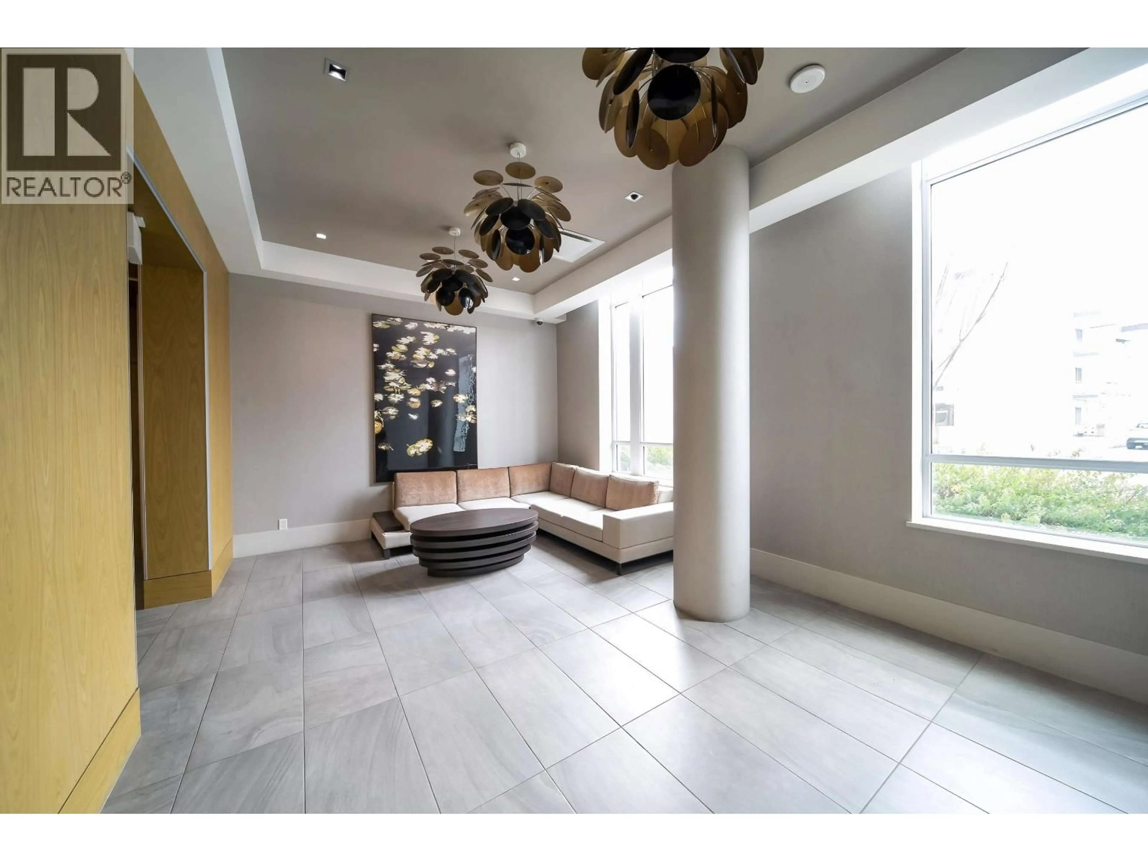 Indoor foyer for 1306 - 7333 MURDOCH AVENUE, Richmond British Columbia V6Y0J8