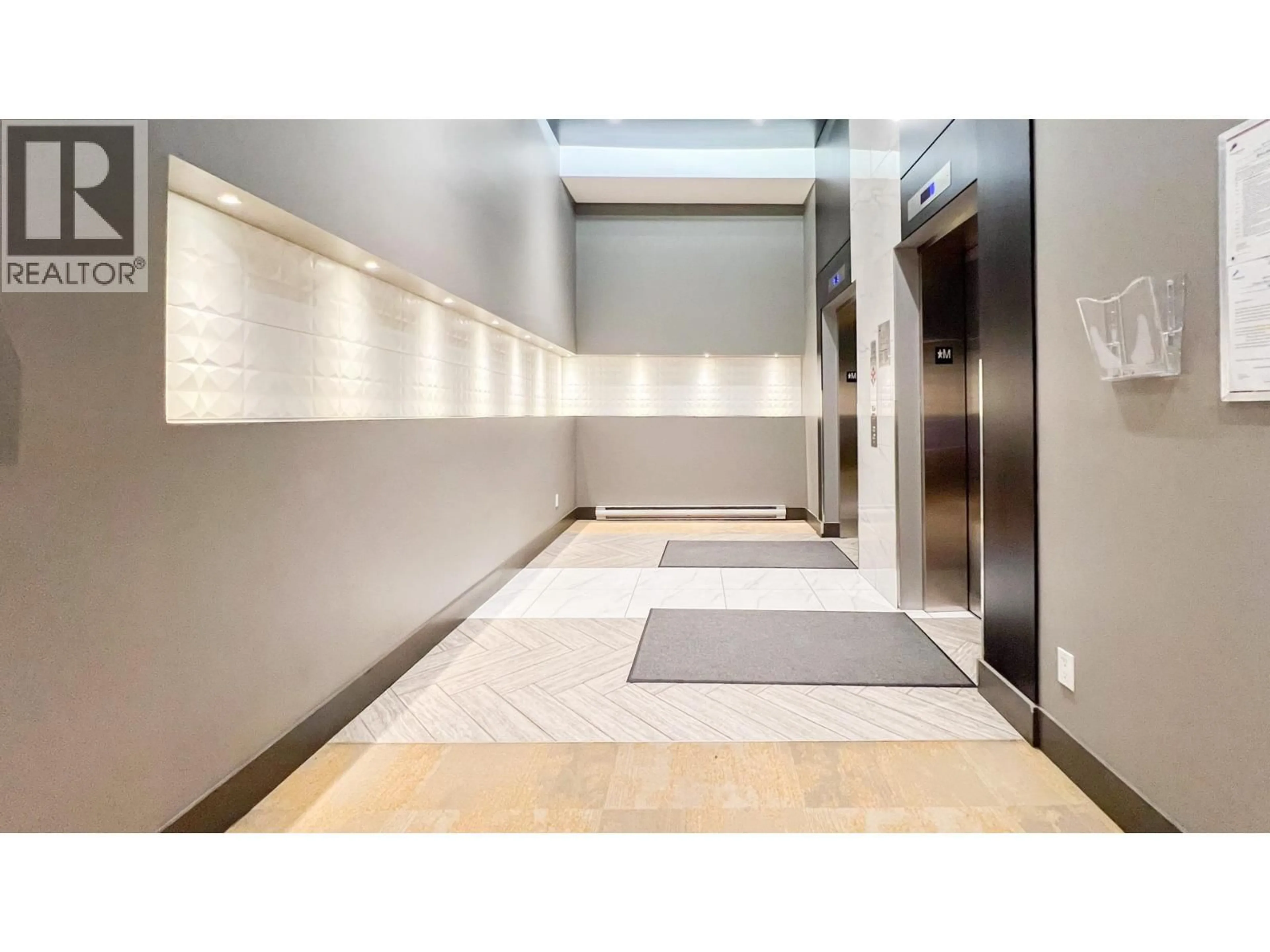 Indoor foyer for 323 - 10880 NO. 5 ROAD, Richmond British Columbia V6W0B3