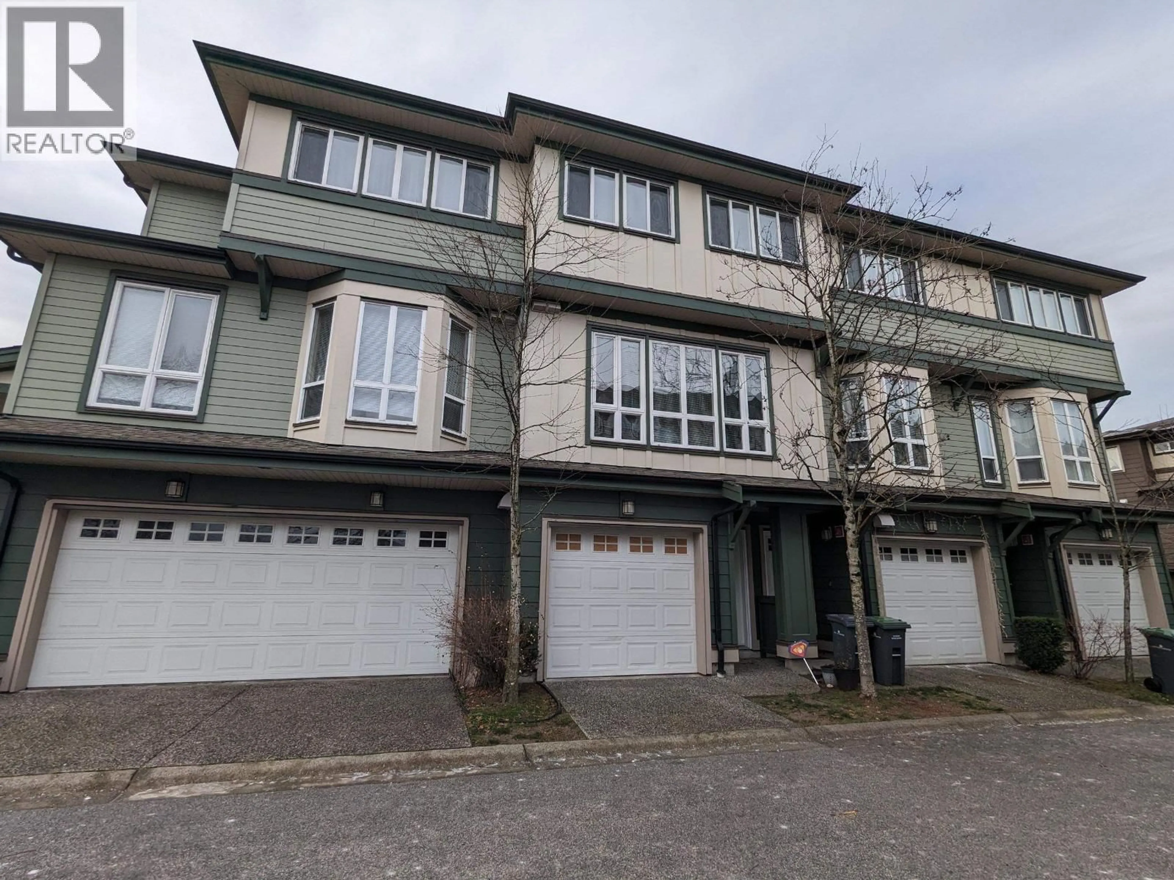 A pic from outside/outdoor area/front of a property/back of a property/a pic from drone, street for 33 - 160 PEMBINA STREET, New Westminster British Columbia V3M0A3