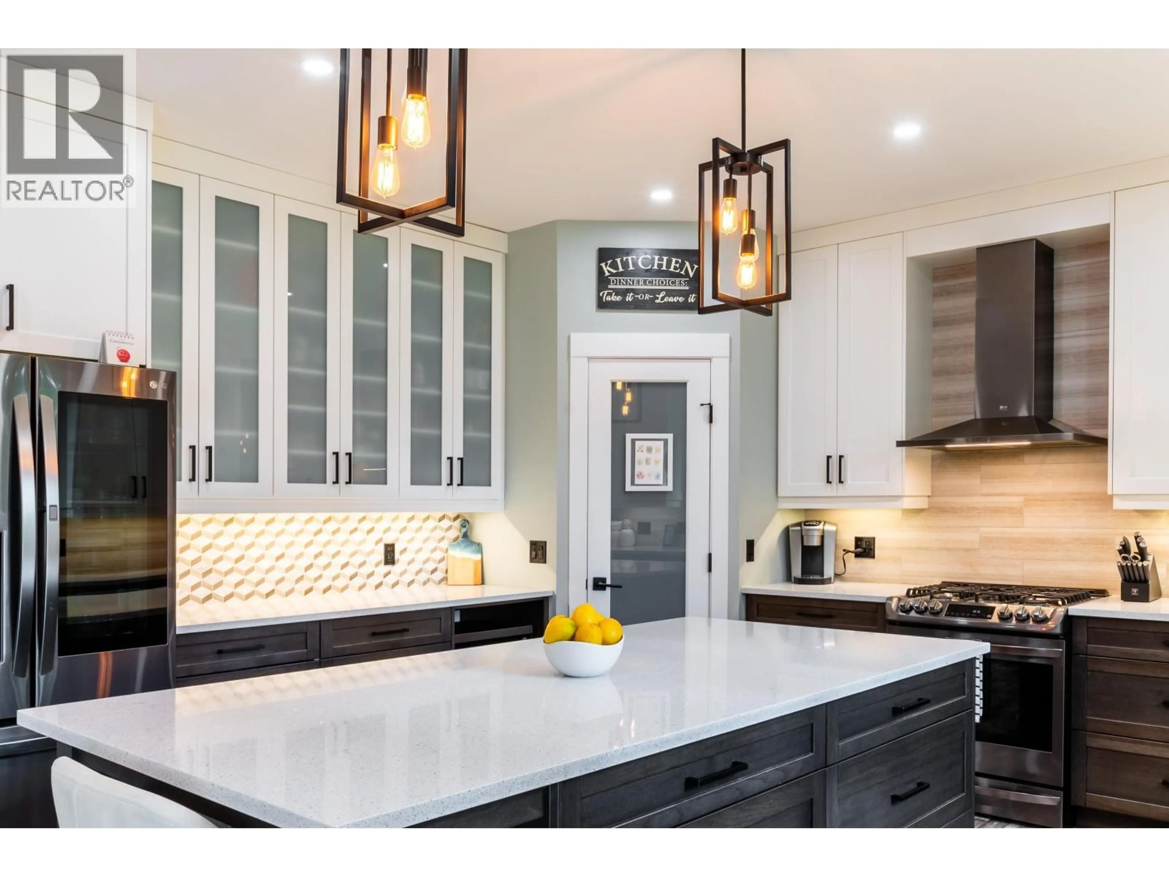 Contemporary kitchen, unknown for 14770 NECHAKO CRESCENT, Prince George British Columbia V2M7C1