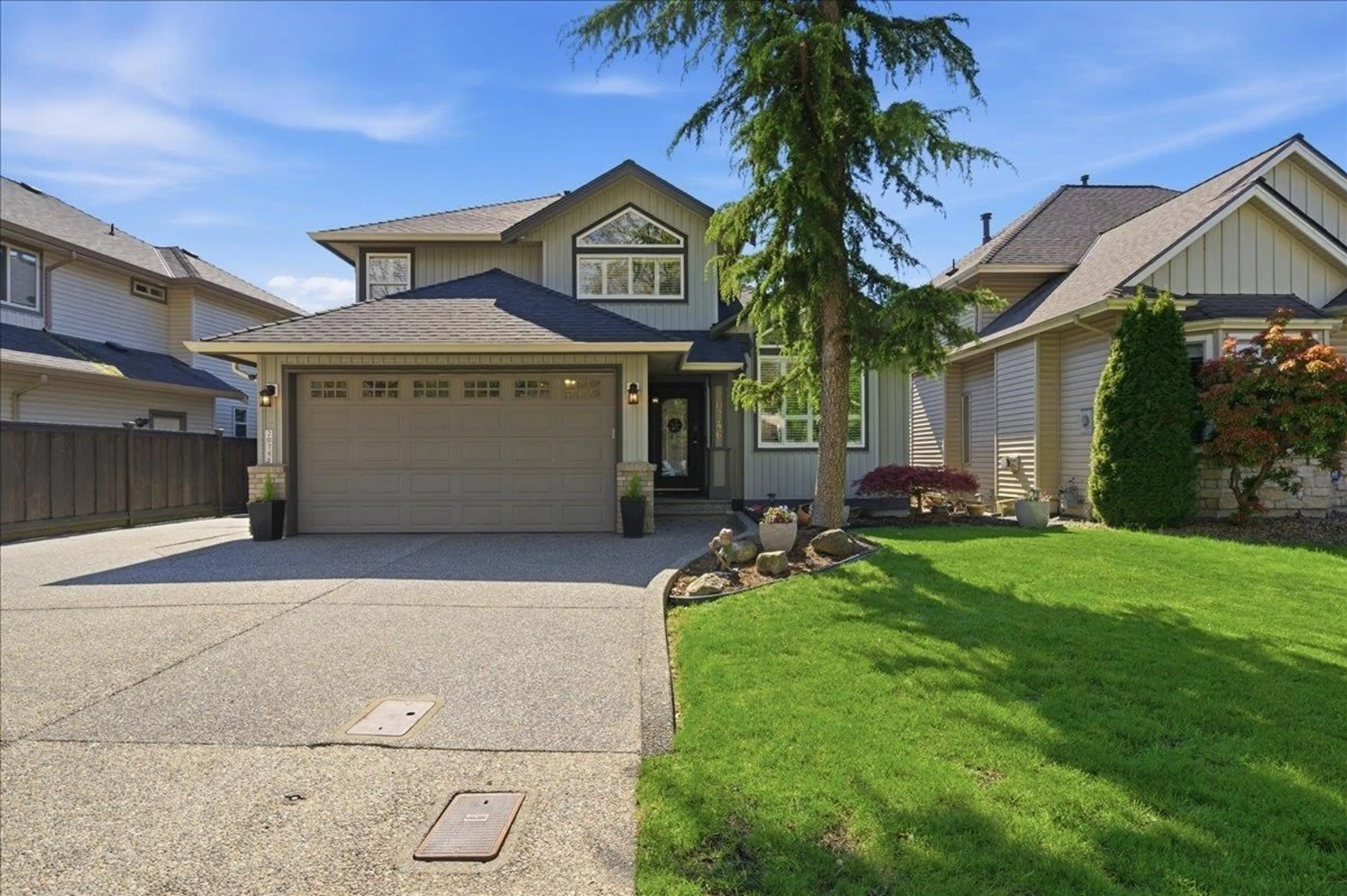 Home with vinyl exterior material, street for 20746 97B AVENUE, Langley British Columbia V1M3Y3