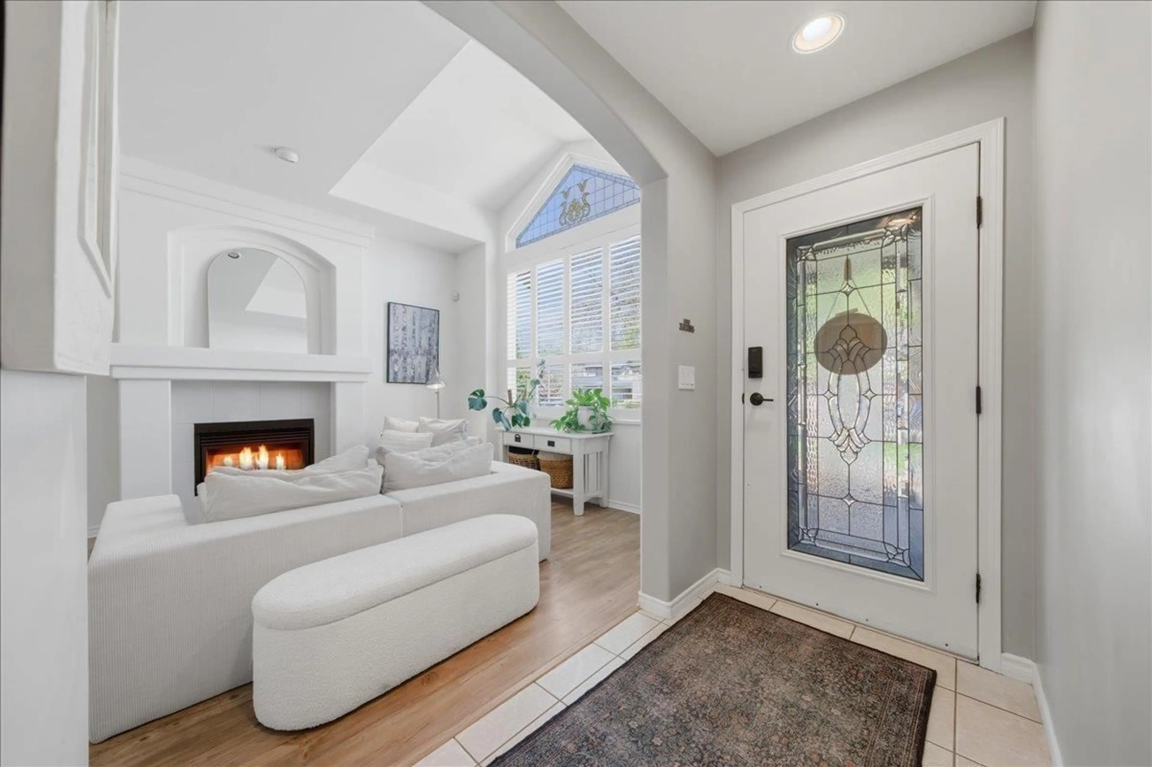 Indoor entryway for 20746 97B AVENUE, Langley British Columbia V1M3Y3