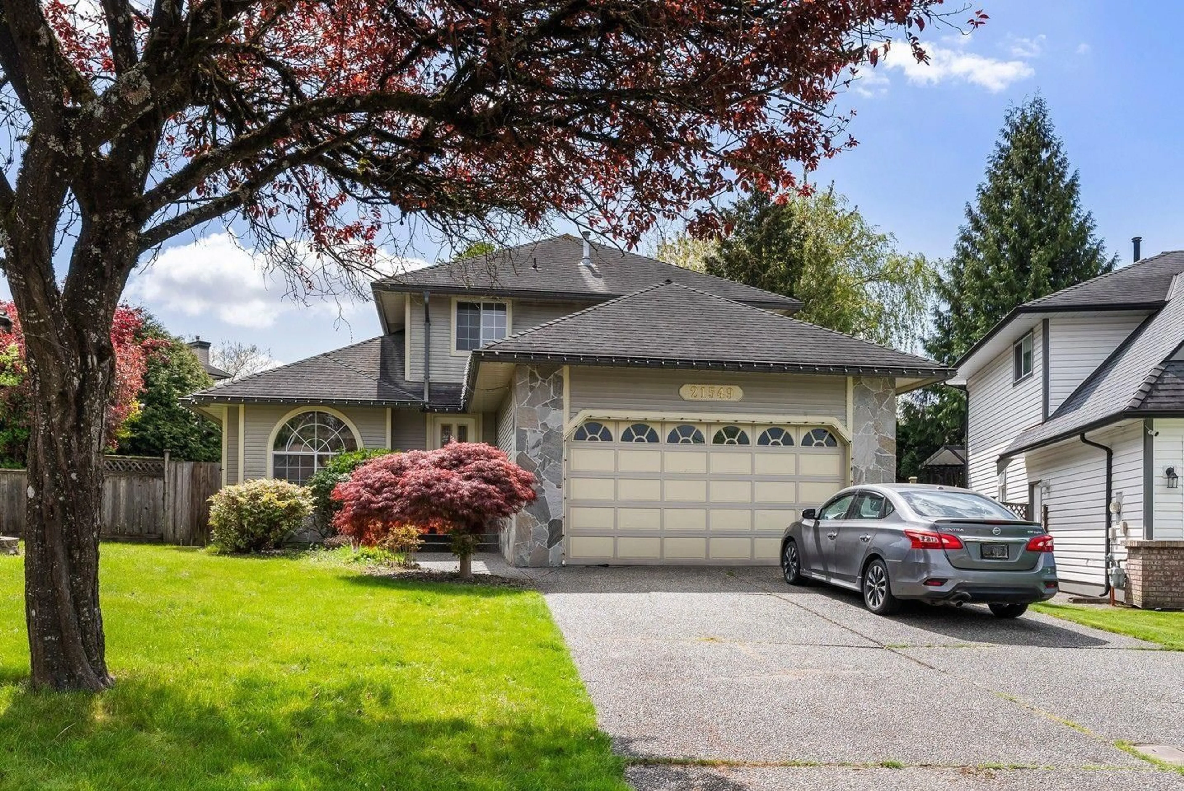 Home with vinyl exterior material, street for 21549 85B COURT, Langley British Columbia V1M2G4