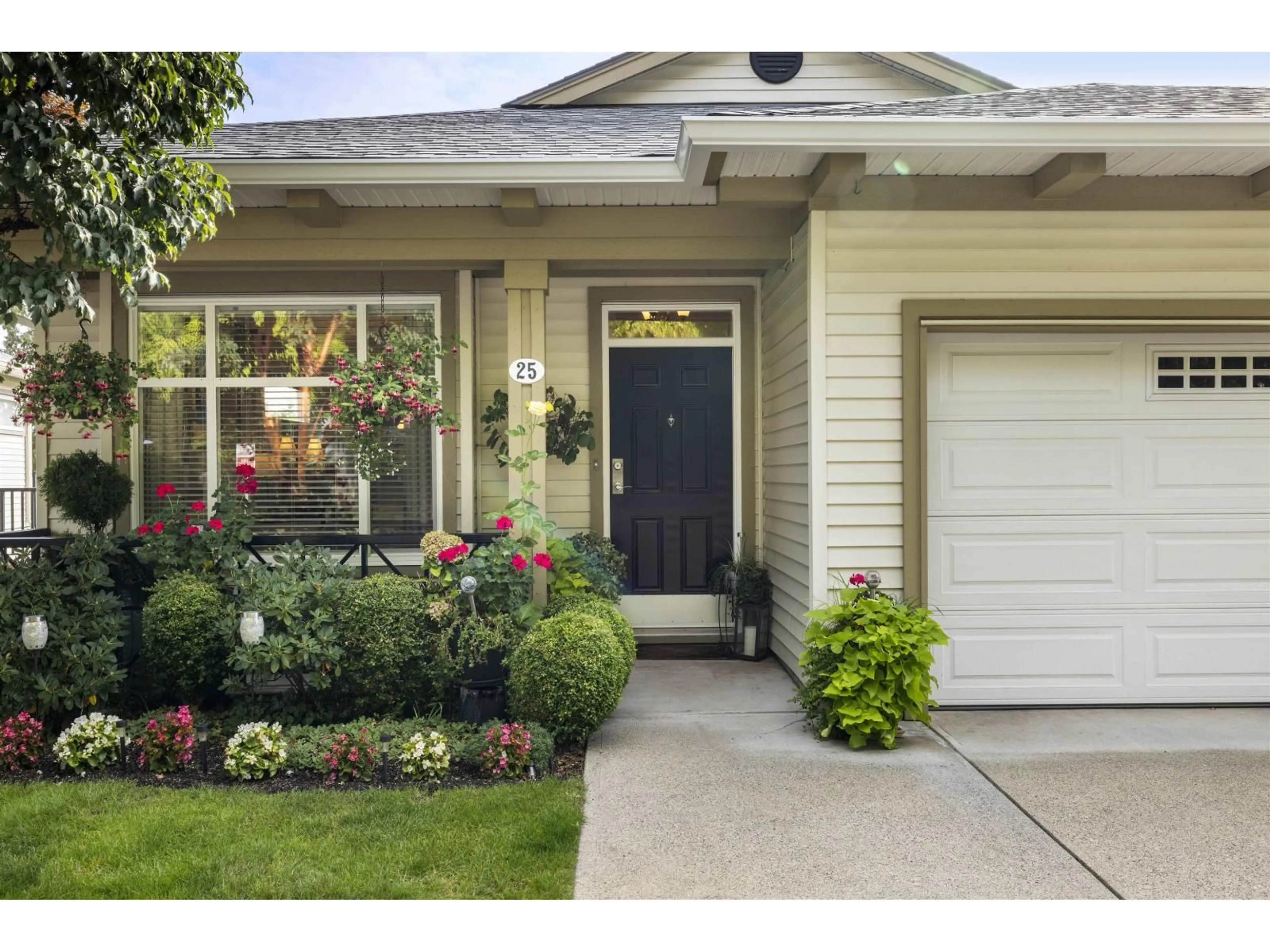 Unknown for 25 - 15188 62A AVENUE, Surrey British Columbia V3S1W7