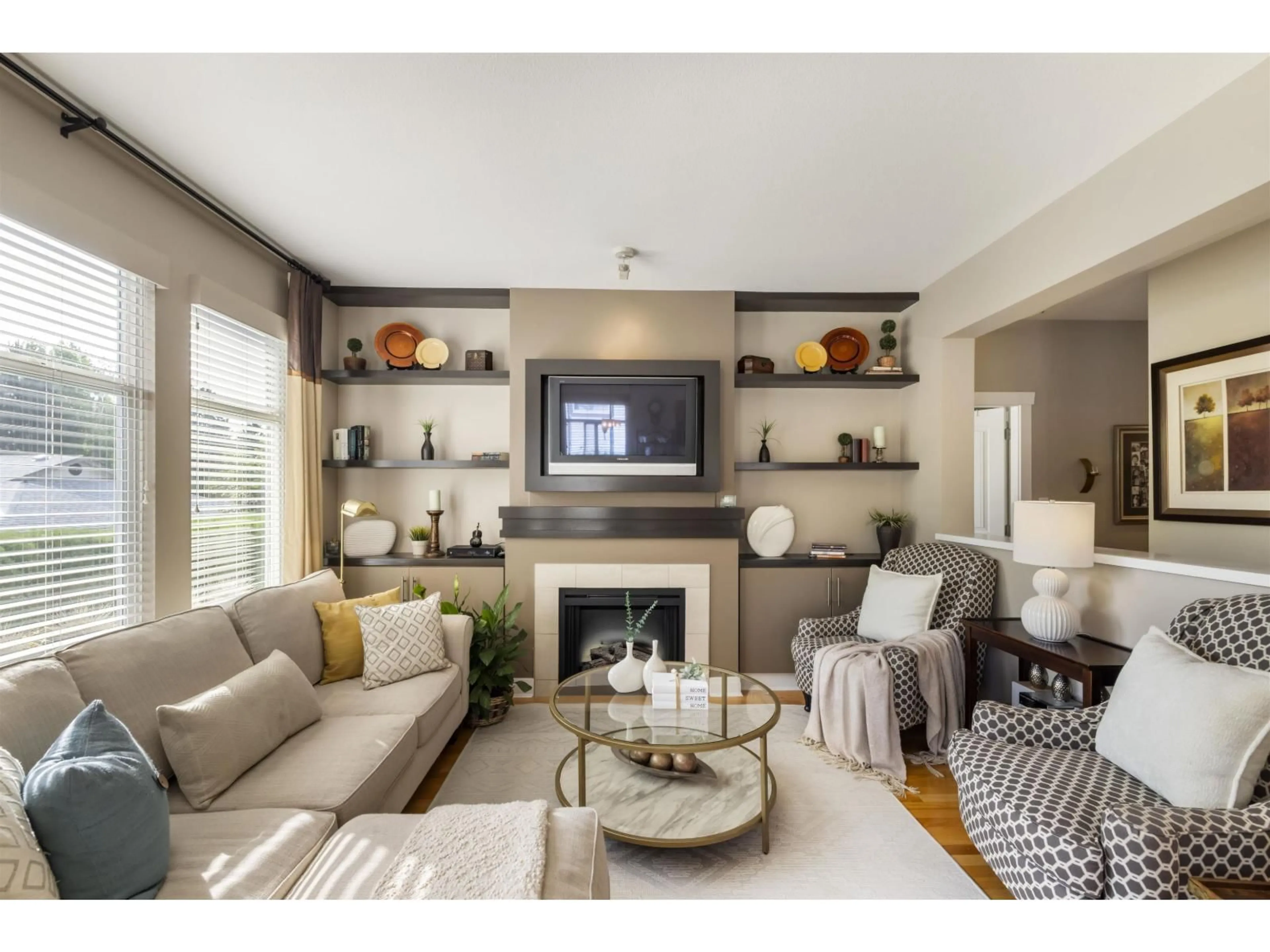 Living room with furniture, wood/laminate floor for 25 - 15188 62A AVENUE, Surrey British Columbia V3S1W7