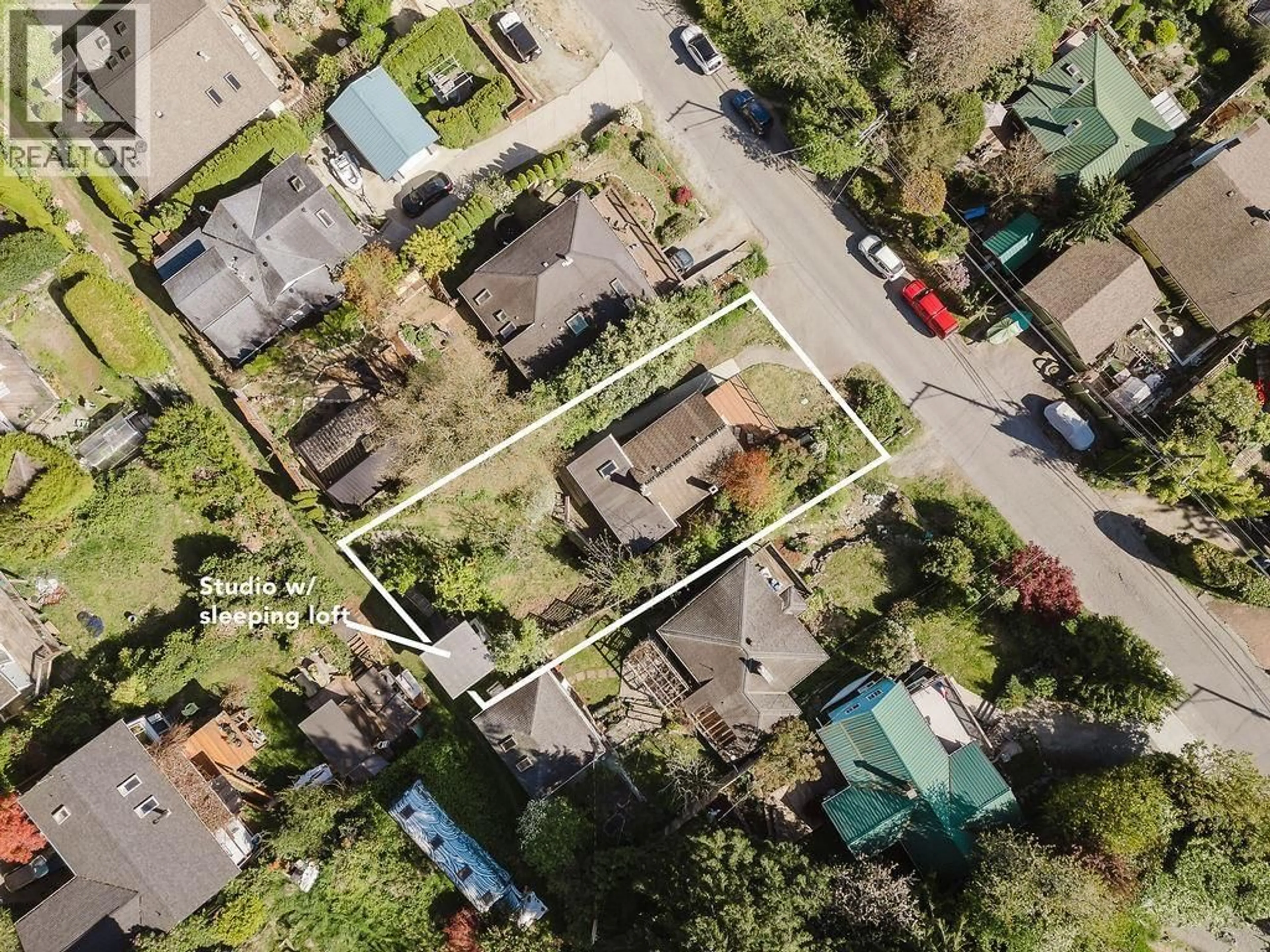 A pic from outside/outdoor area/front of a property/back of a property/a pic from drone, street for 462 CENTRAL AVENUE, Gibsons British Columbia V0N1V1