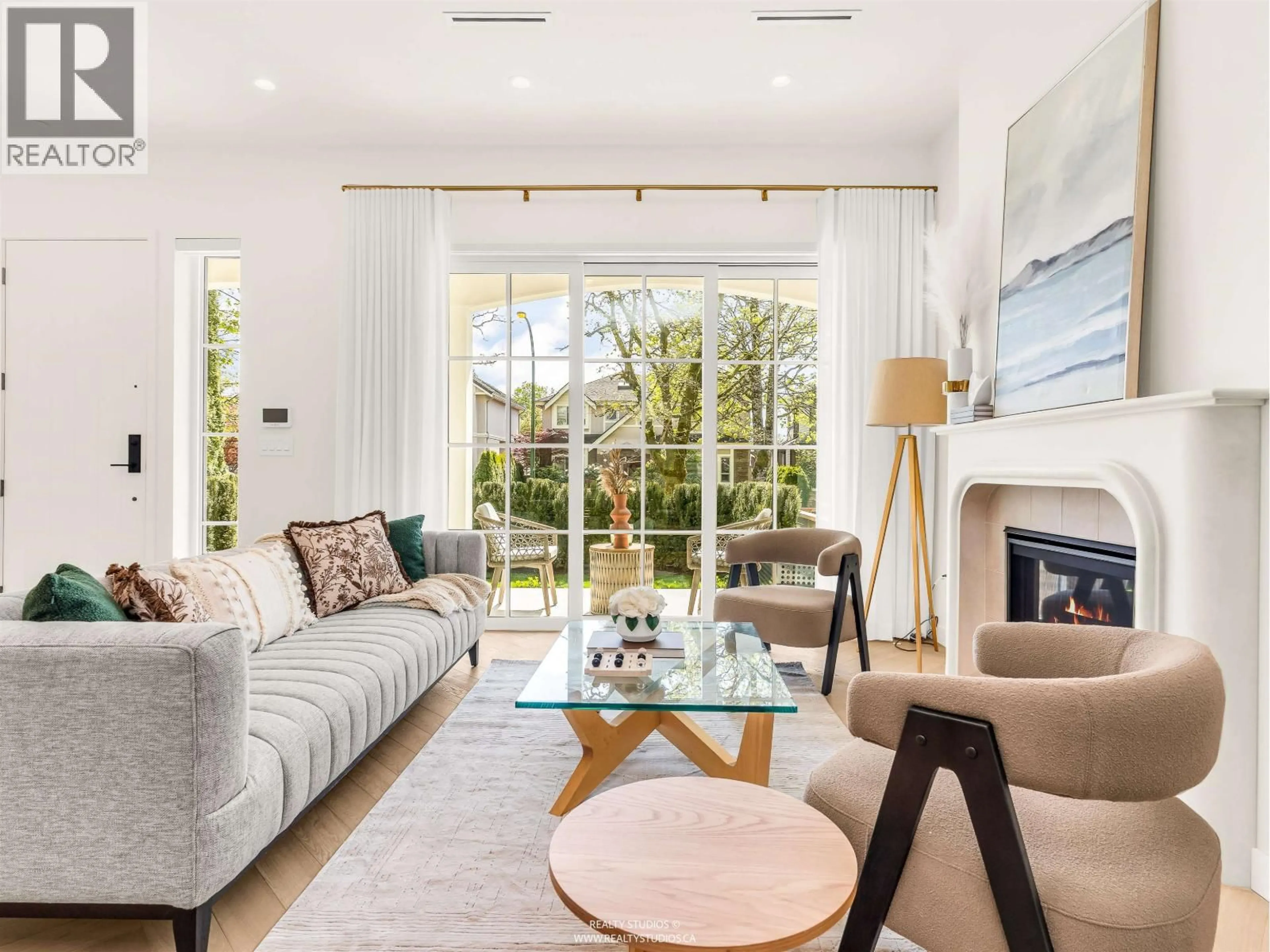 Living room with furniture, unknown for 1 - 2043 45TH AVENUE, Vancouver British Columbia V6M2H8