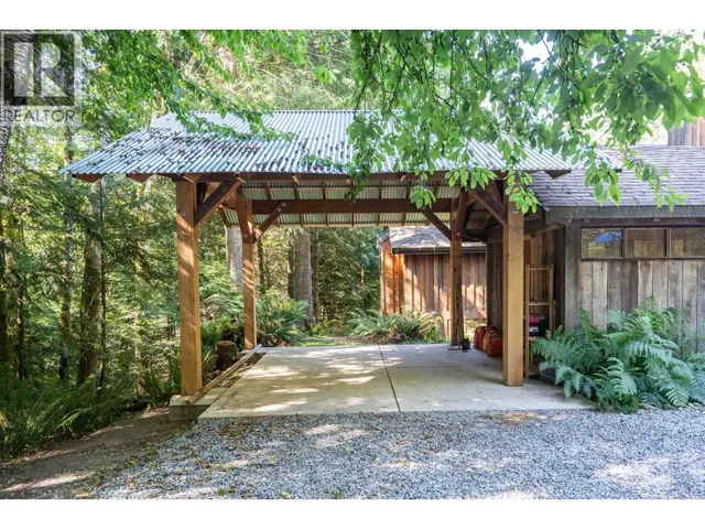2931 GRAUMAN ROAD, Roberts Creek 4