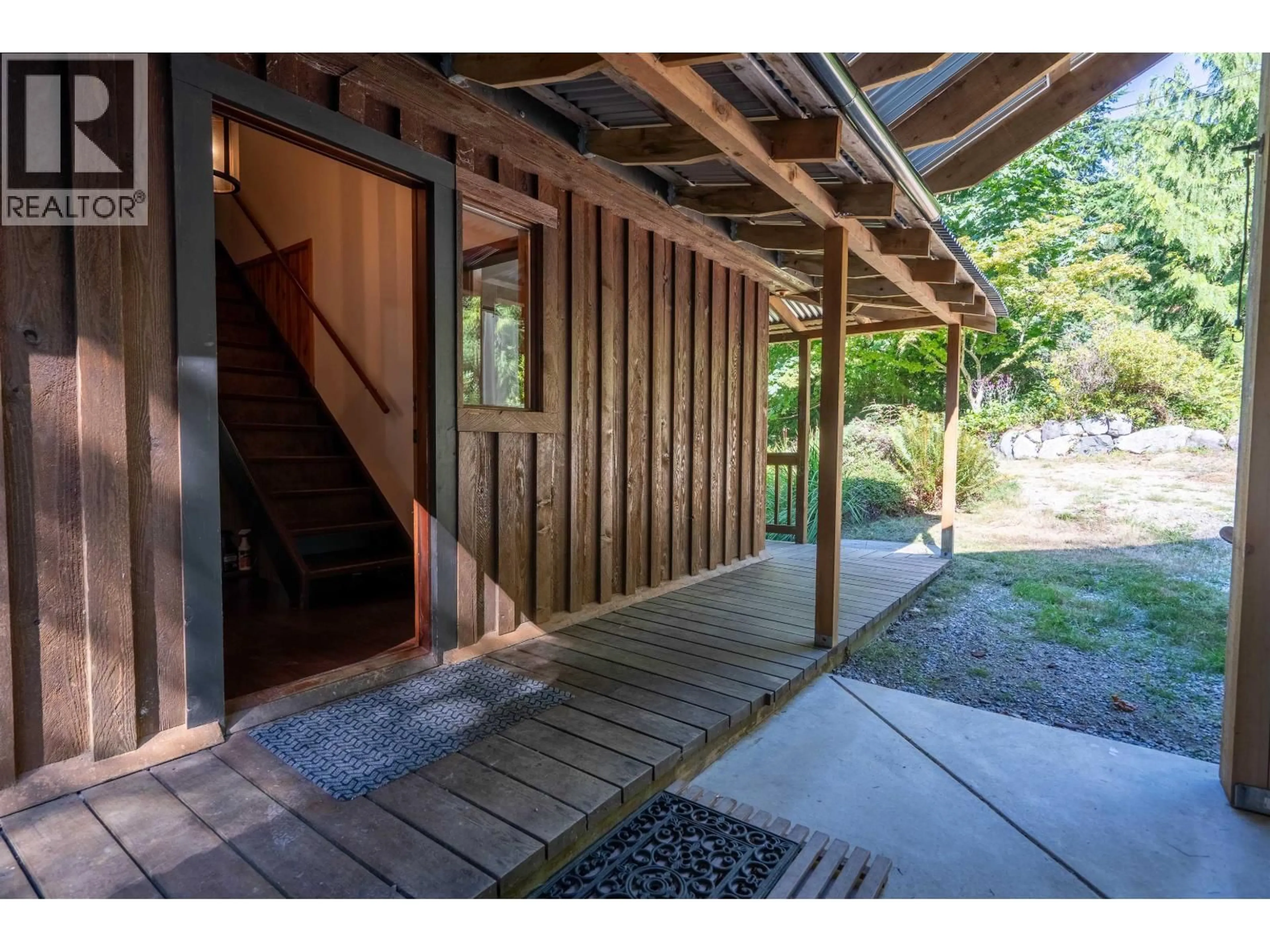 Indoor entryway for 2931 GRAUMAN ROAD, Roberts Creek British Columbia V0N2W1