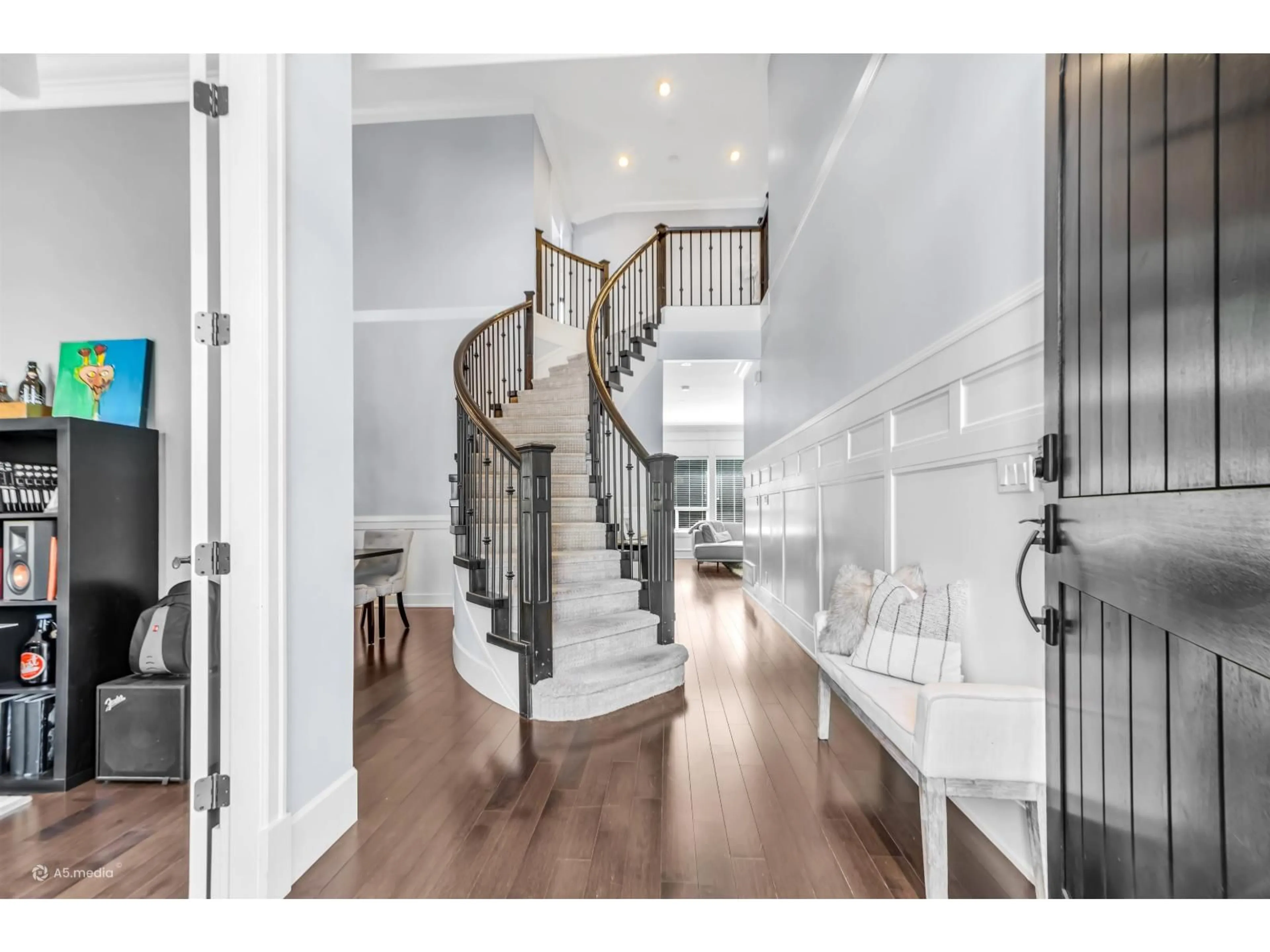 Indoor entryway for 16332 26B AVENUE, Surrey British Columbia V3S6Z2