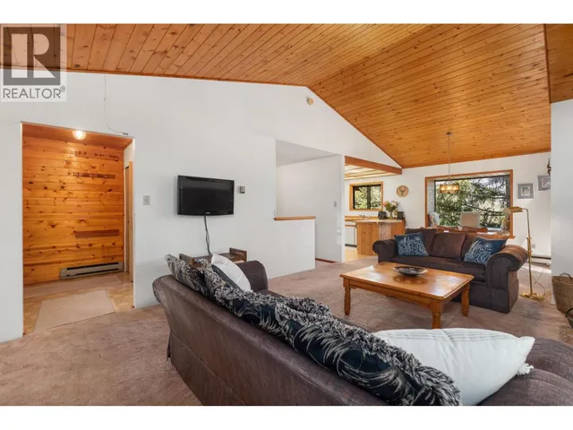 2732 SPROATT DRIVE, Whistler 5