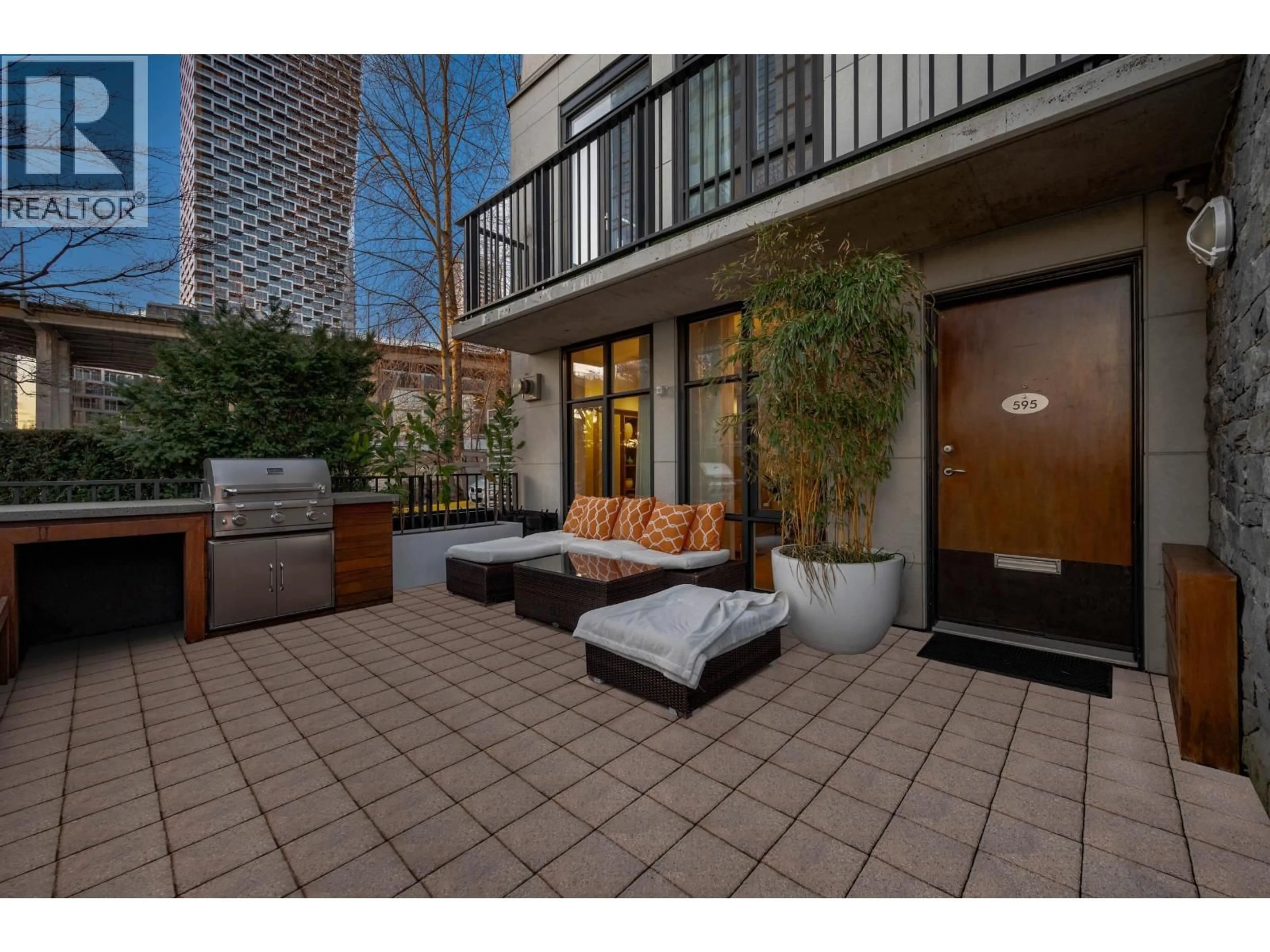 Patio, street for 595 BEACH CRESCENT, Vancouver British Columbia V6Z3E4