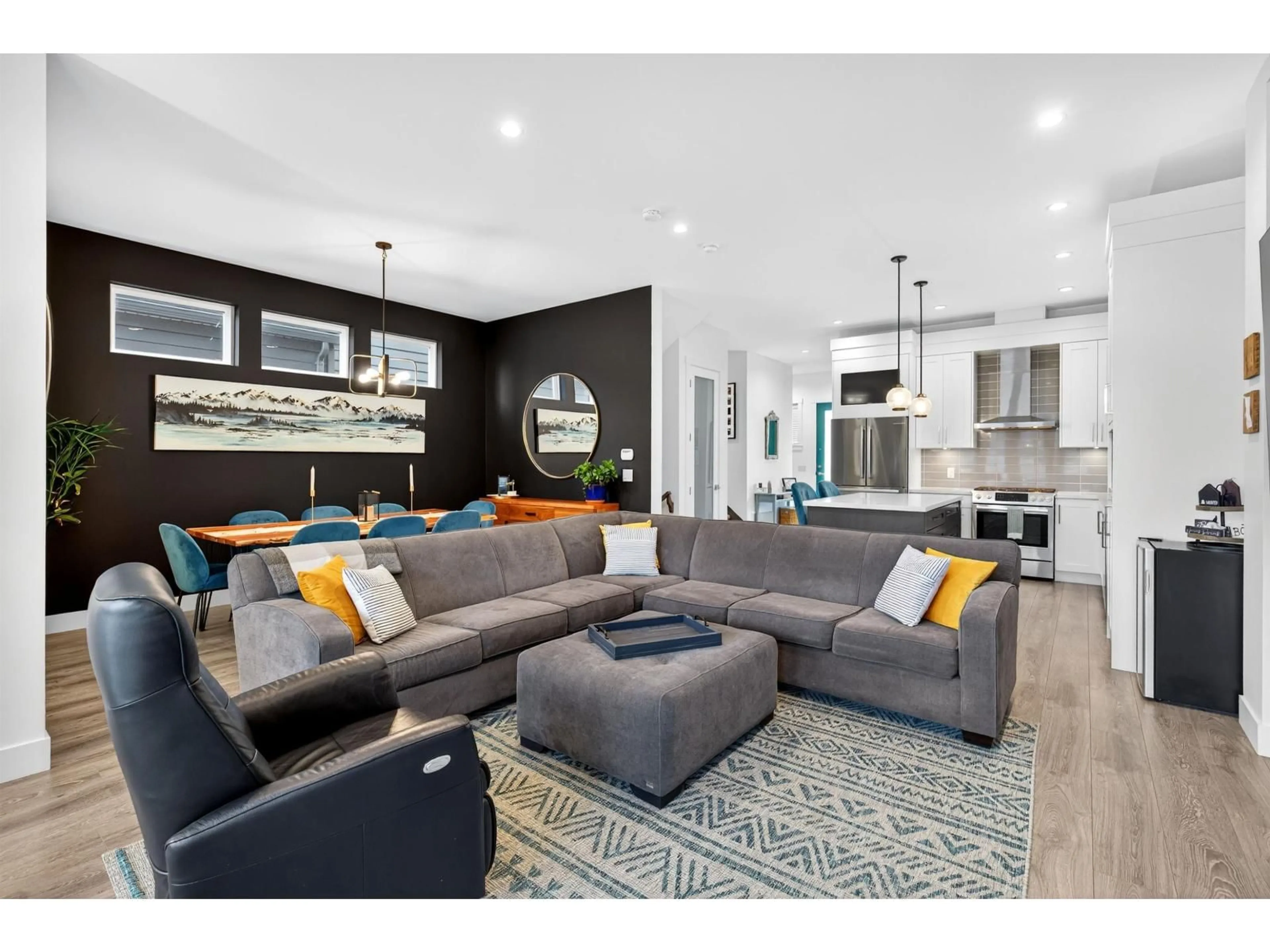 Living room with furniture, unknown for 73 172 STREET, Surrey British Columbia V3Z9R2