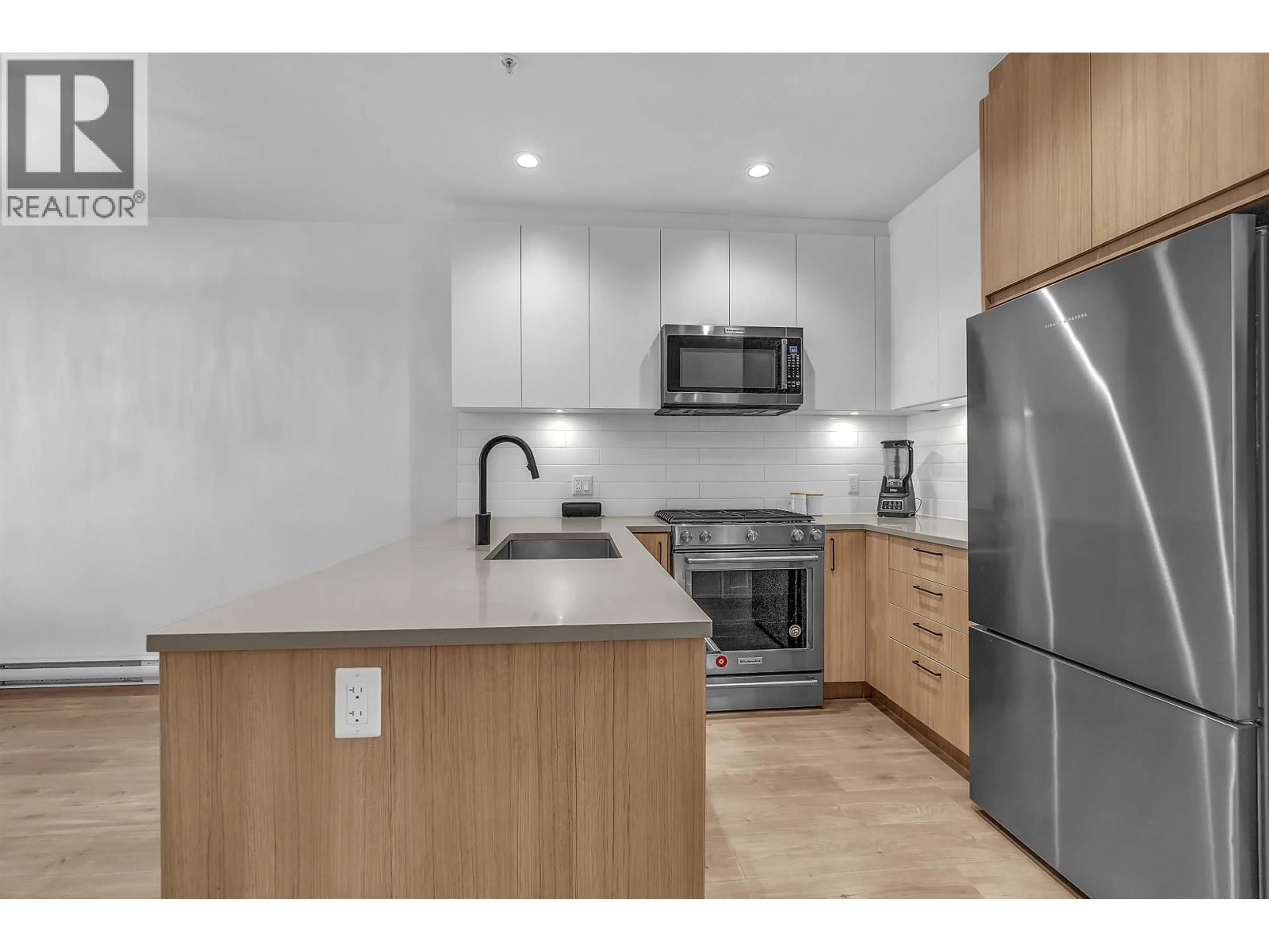 Standard kitchen, unknown for 212 - 707 COMO LAKE AVENUE, Coquitlam British Columbia V3J0J5