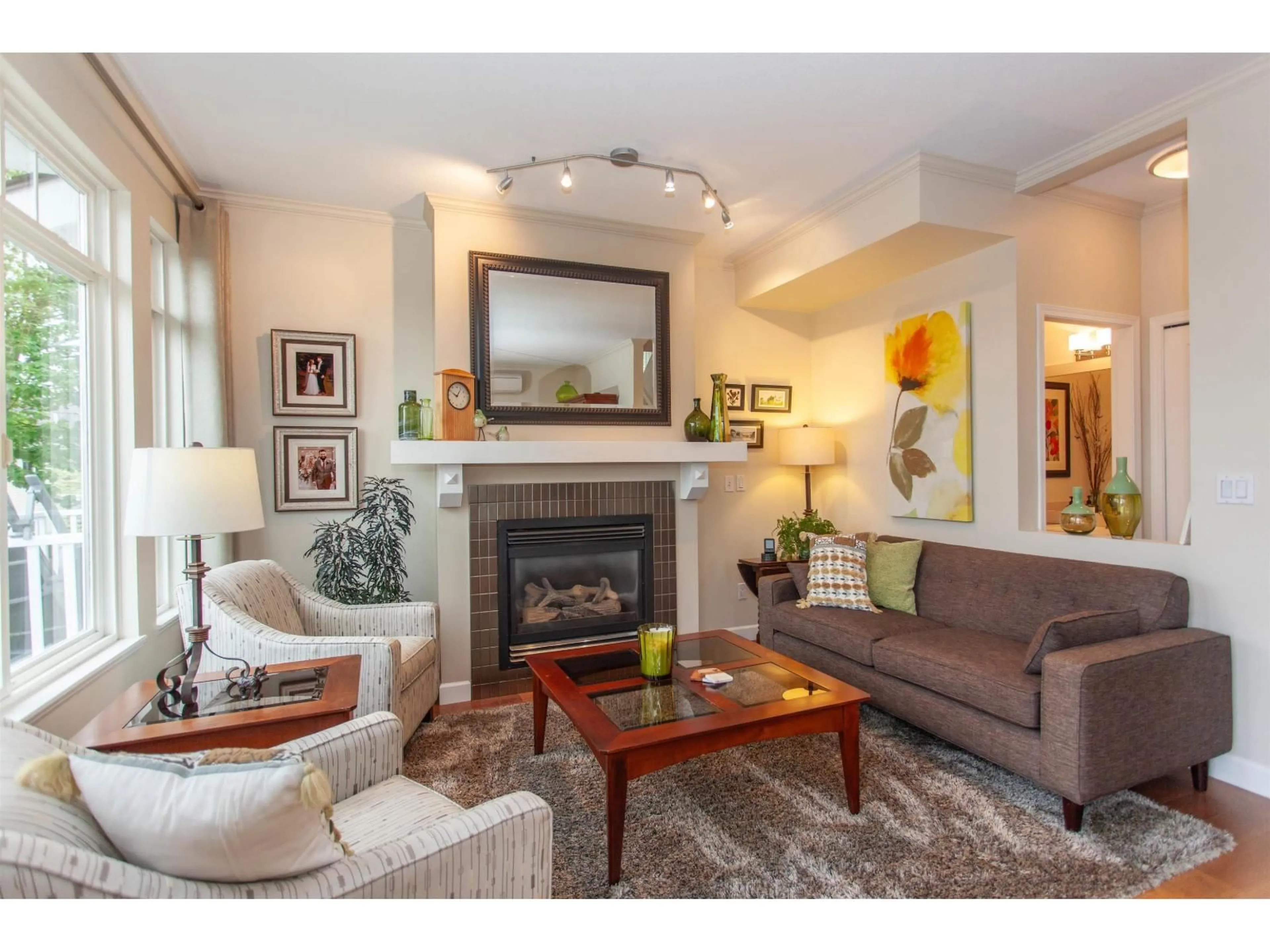 Living room with furniture, unknown for 47 - 15030 58 AVENUE, Surrey British Columbia V3S9G3