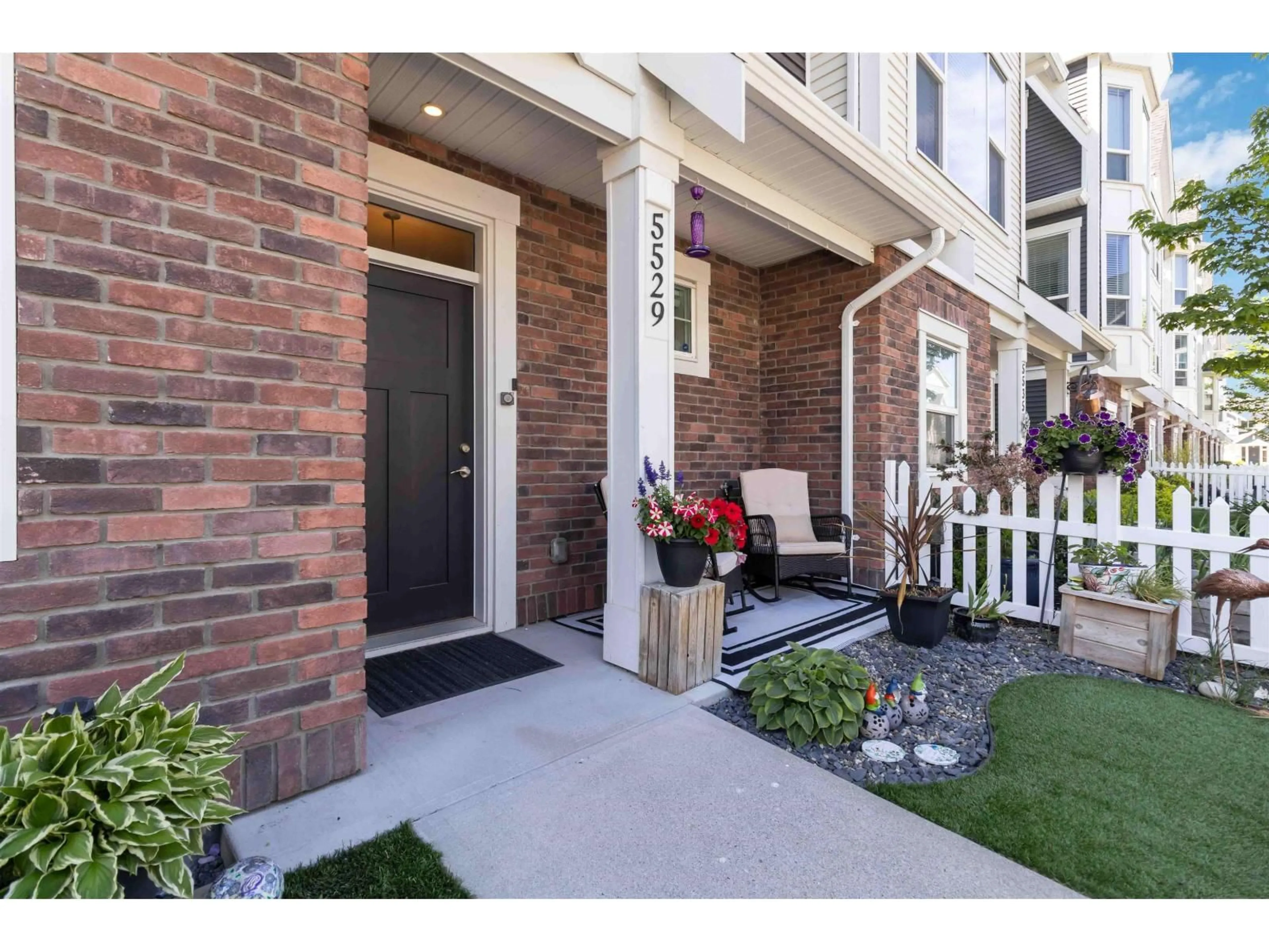 Indoor entryway for 5529 DRIFTWOOD STREET, Chilliwack British Columbia V2R6A3