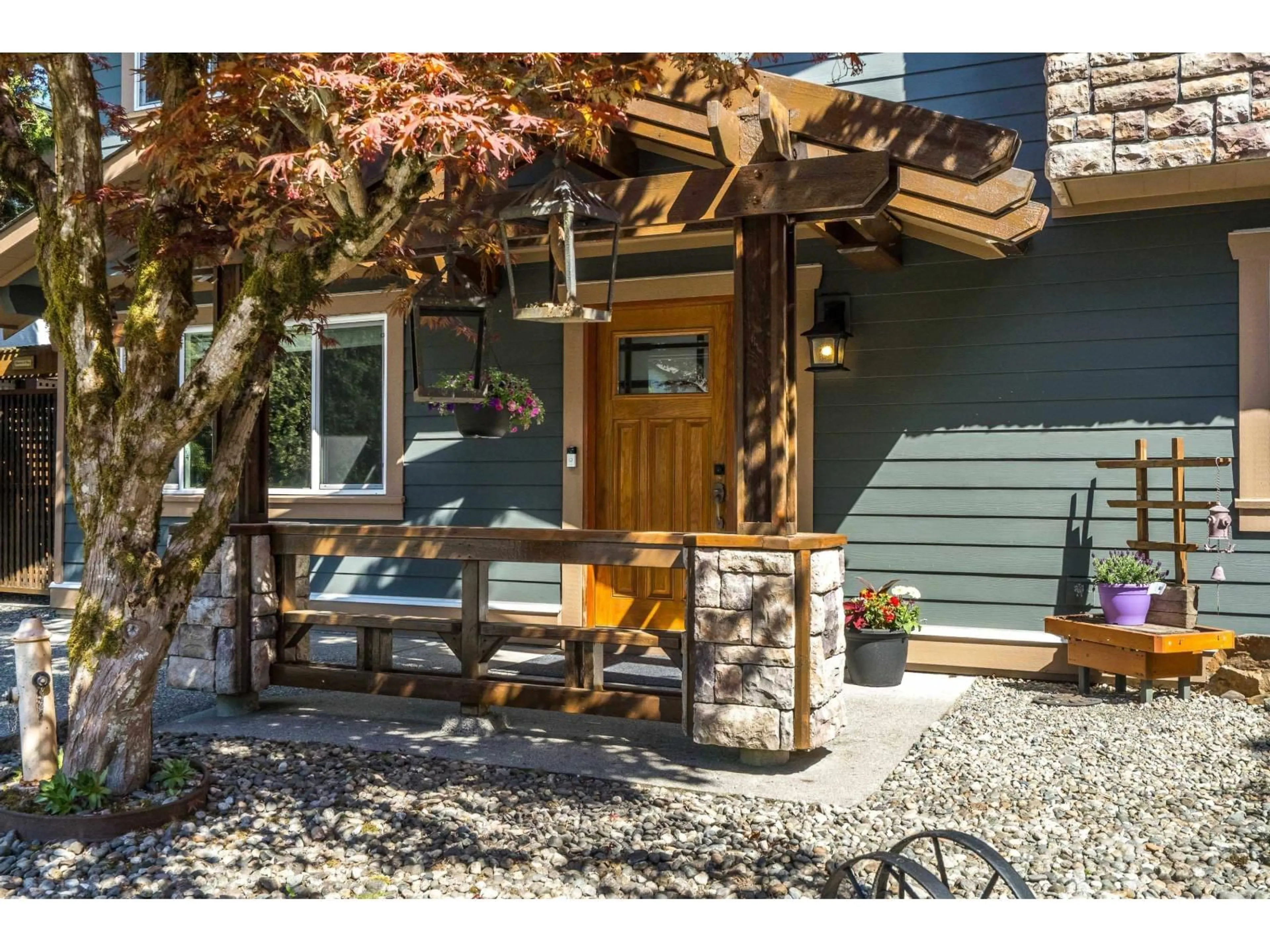Indoor entryway for 27366 32A AVENUE, Langley British Columbia V4W3H9