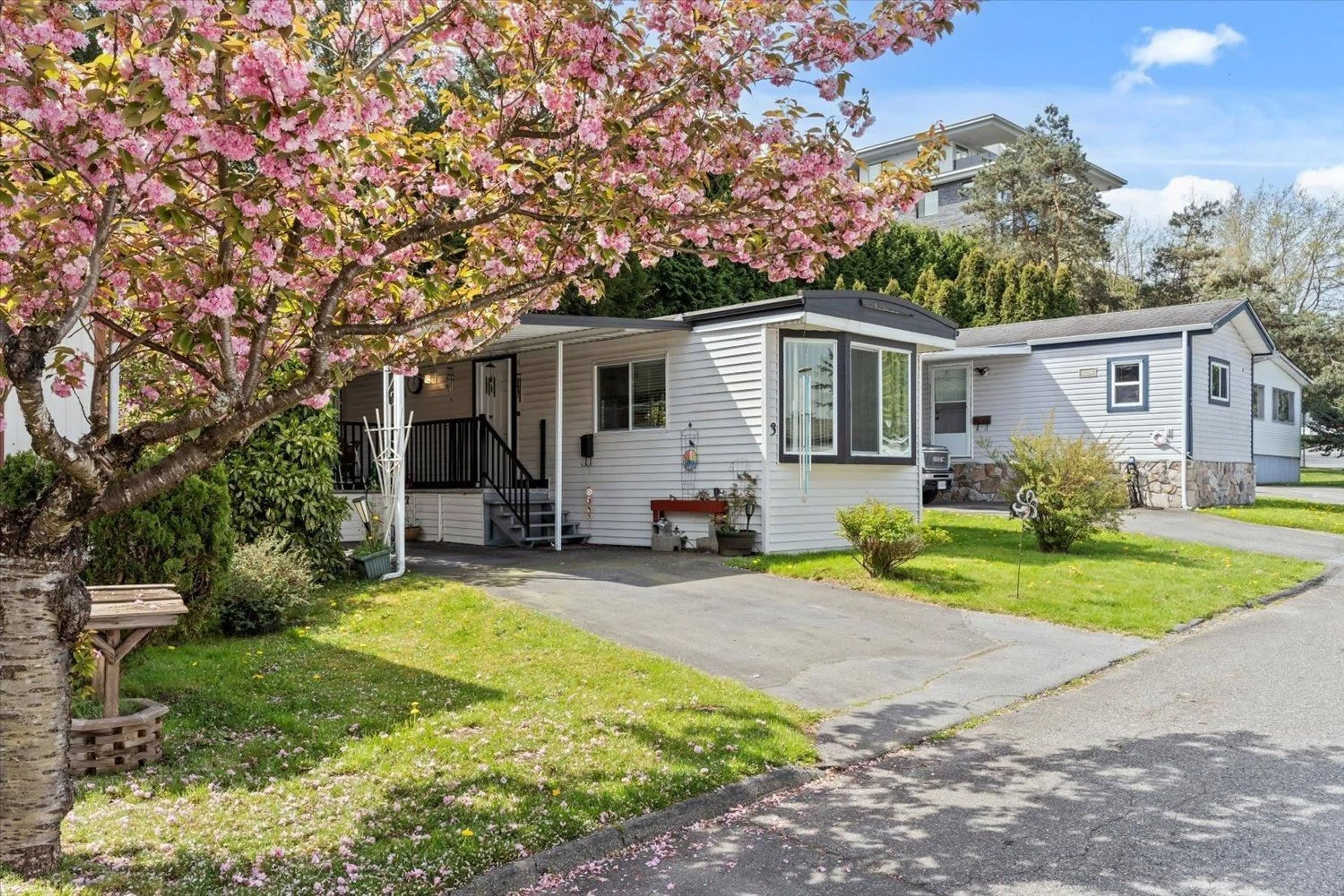 Home with vinyl exterior material, street for 3 - 8220 KING GEORGE BOULEVARD, Surrey British Columbia V3W6E1
