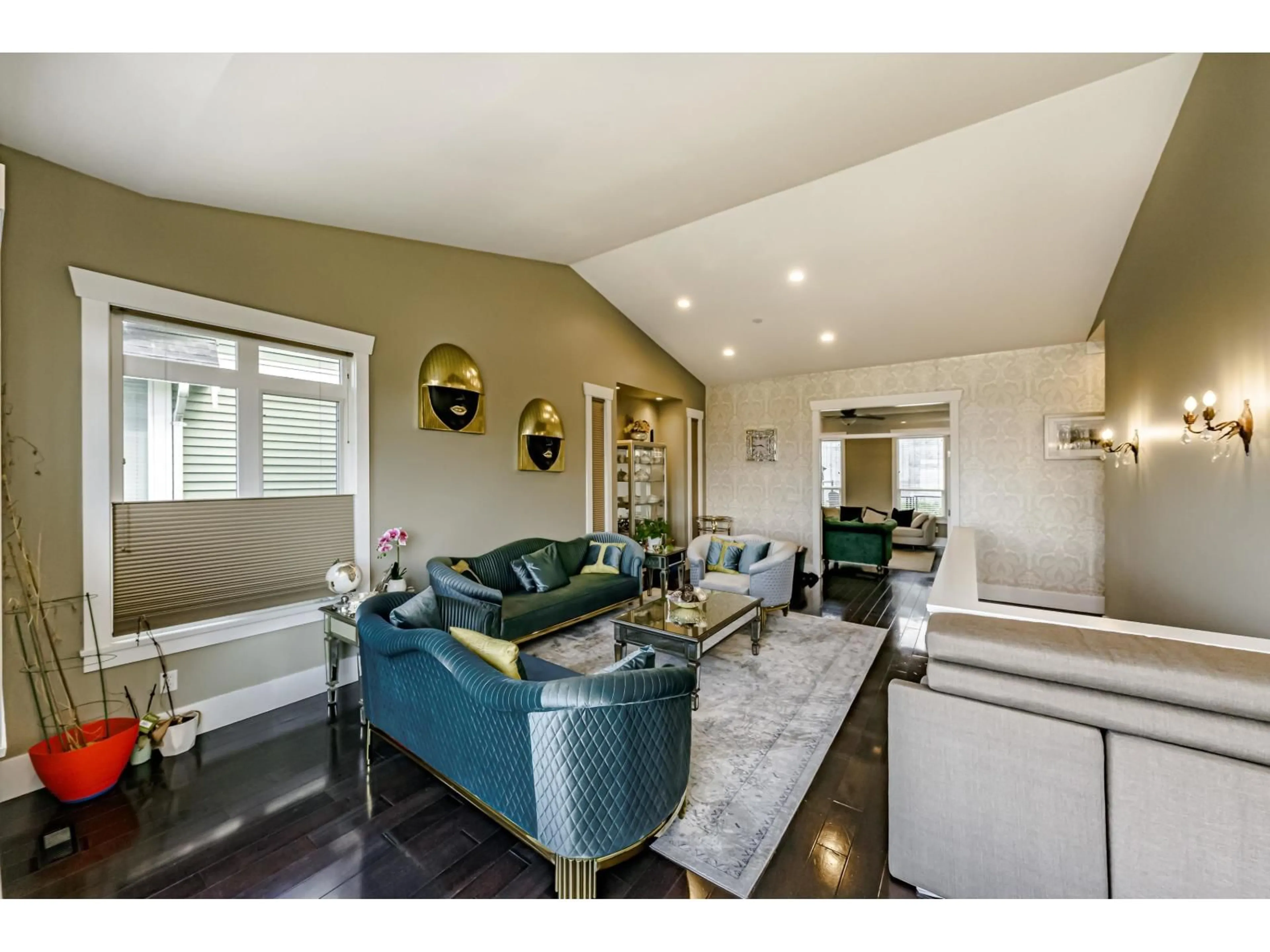 Living room with furniture, unknown for 46778 SYLVAN DRIVE, Sardis British Columbia V2R4E9