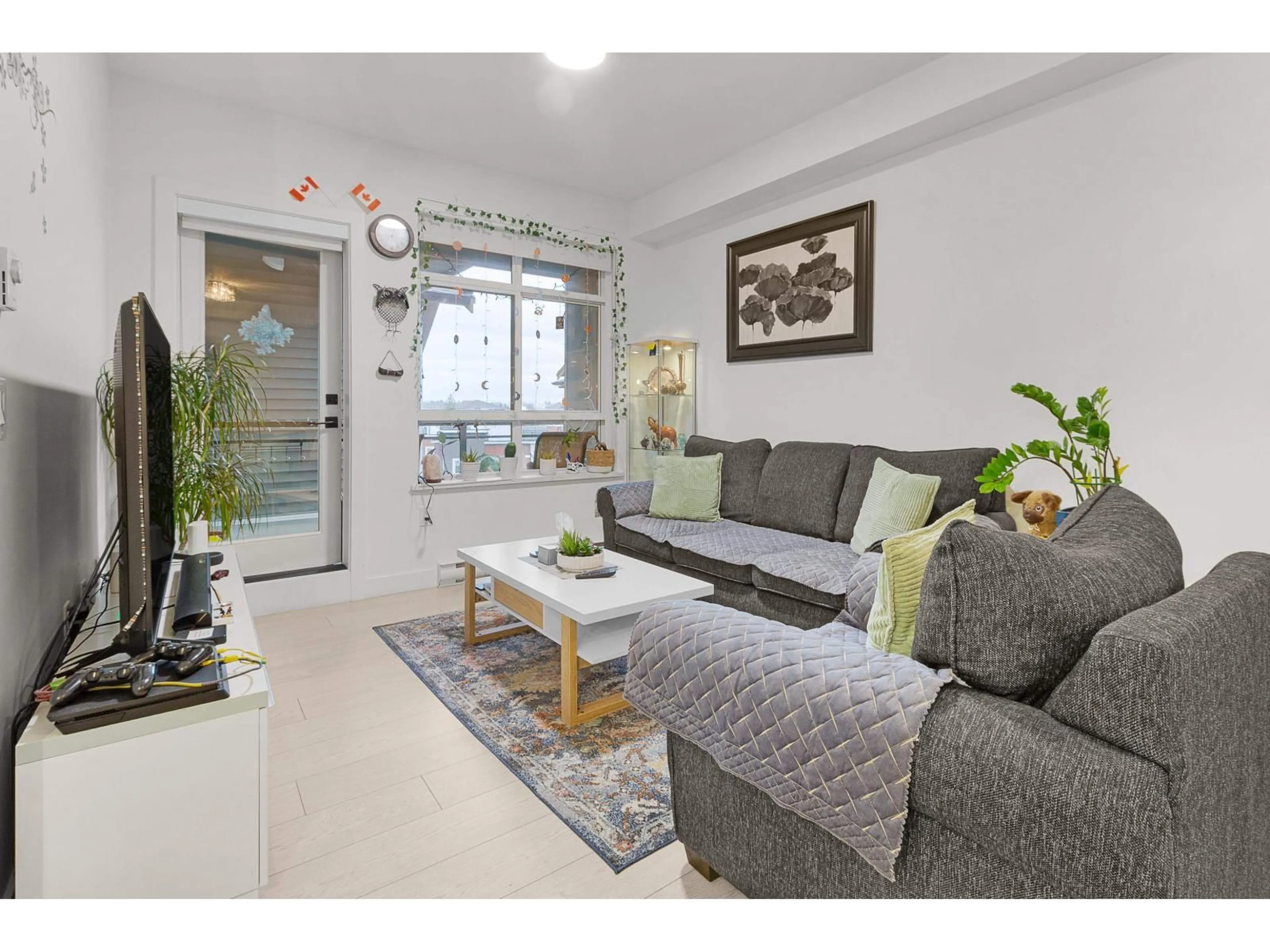 Living room with furniture, unknown for 408 - 19945 BRYDON CRESCENT, Langley British Columbia V3A4A6