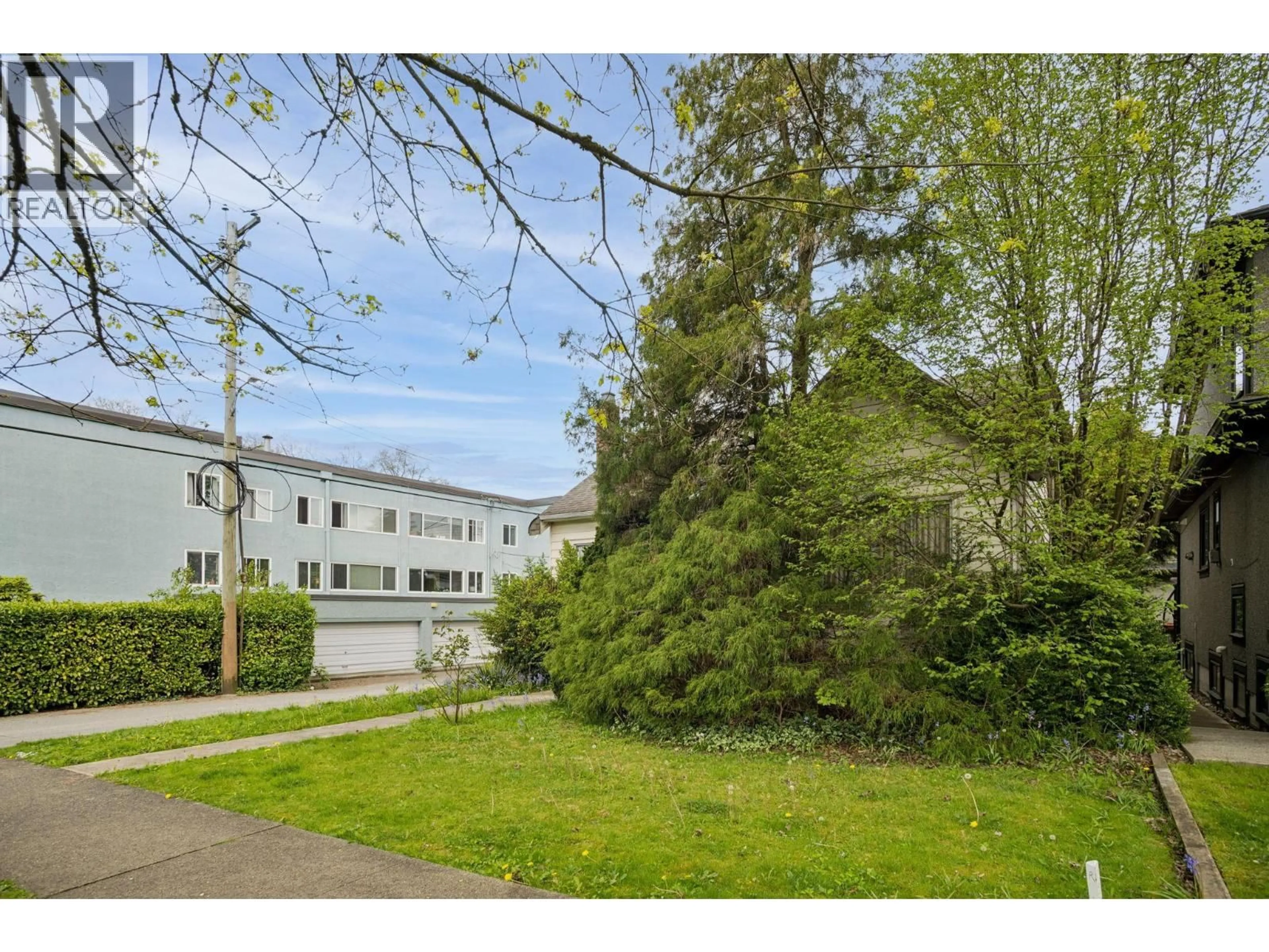 A pic from outside/outdoor area/front of a property/back of a property/a pic from drone, street for 481 WEST 21ST AVENUE, Vancouver British Columbia V5Y2E6