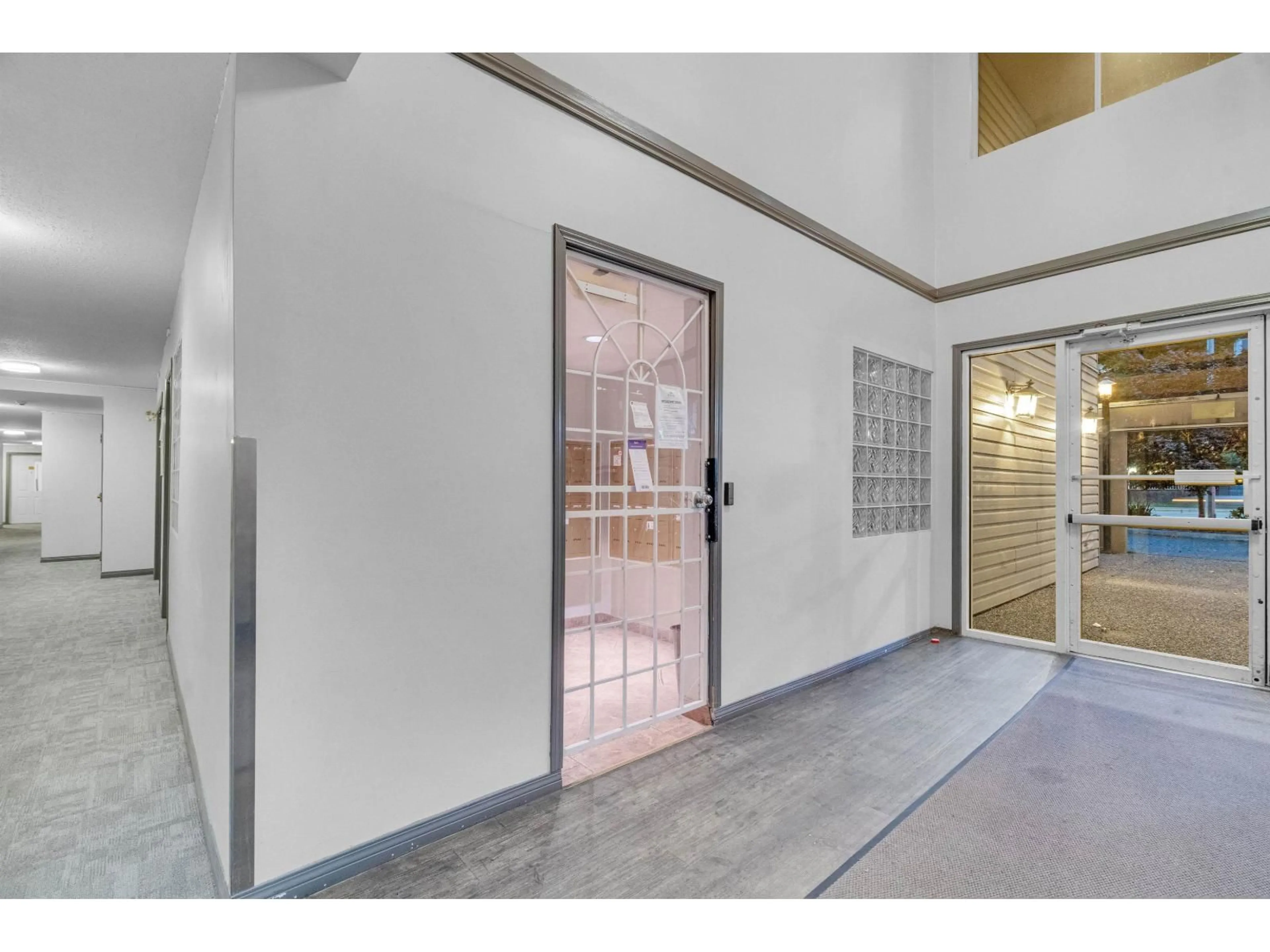 Indoor foyer for 121 - 12101 80 AVENUE, Surrey British Columbia V3W5V6