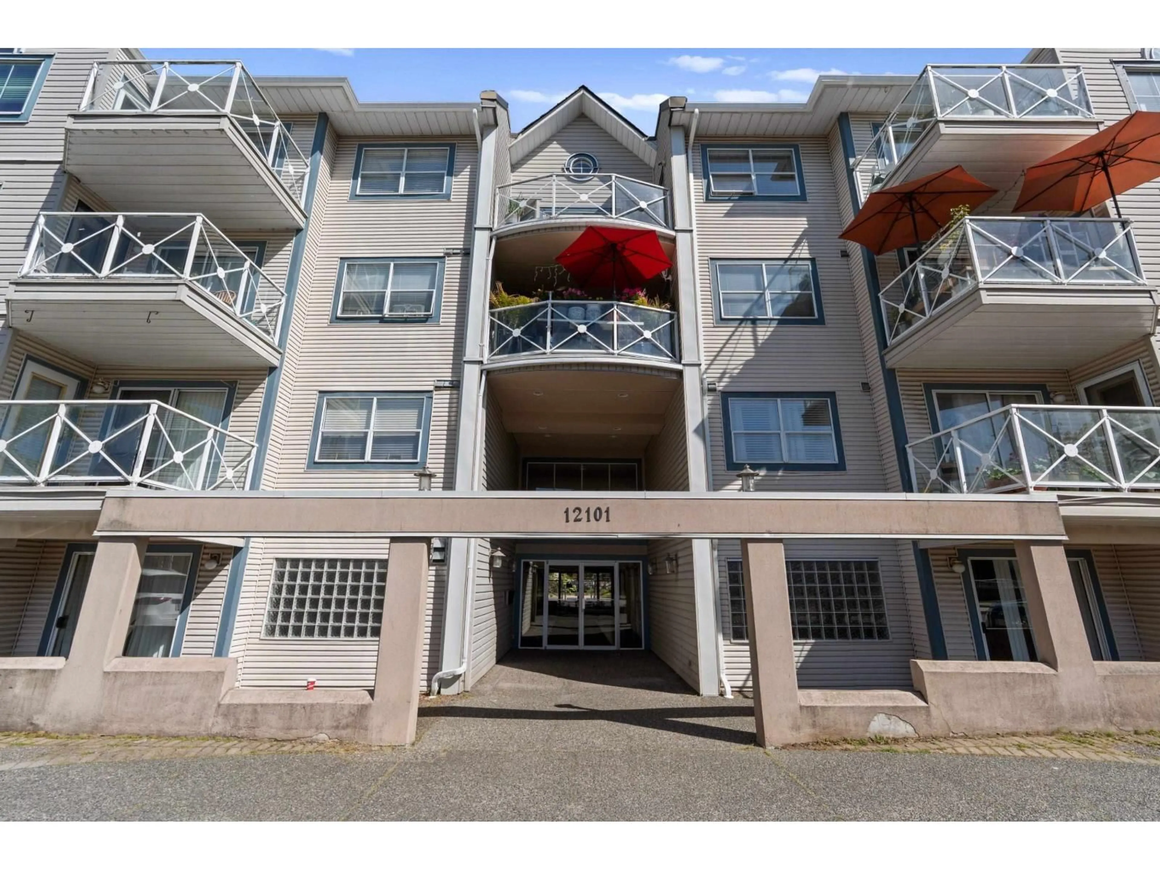 Indoor foyer for 306 - 12101 80 AVENUE, Surrey British Columbia V3W5V6