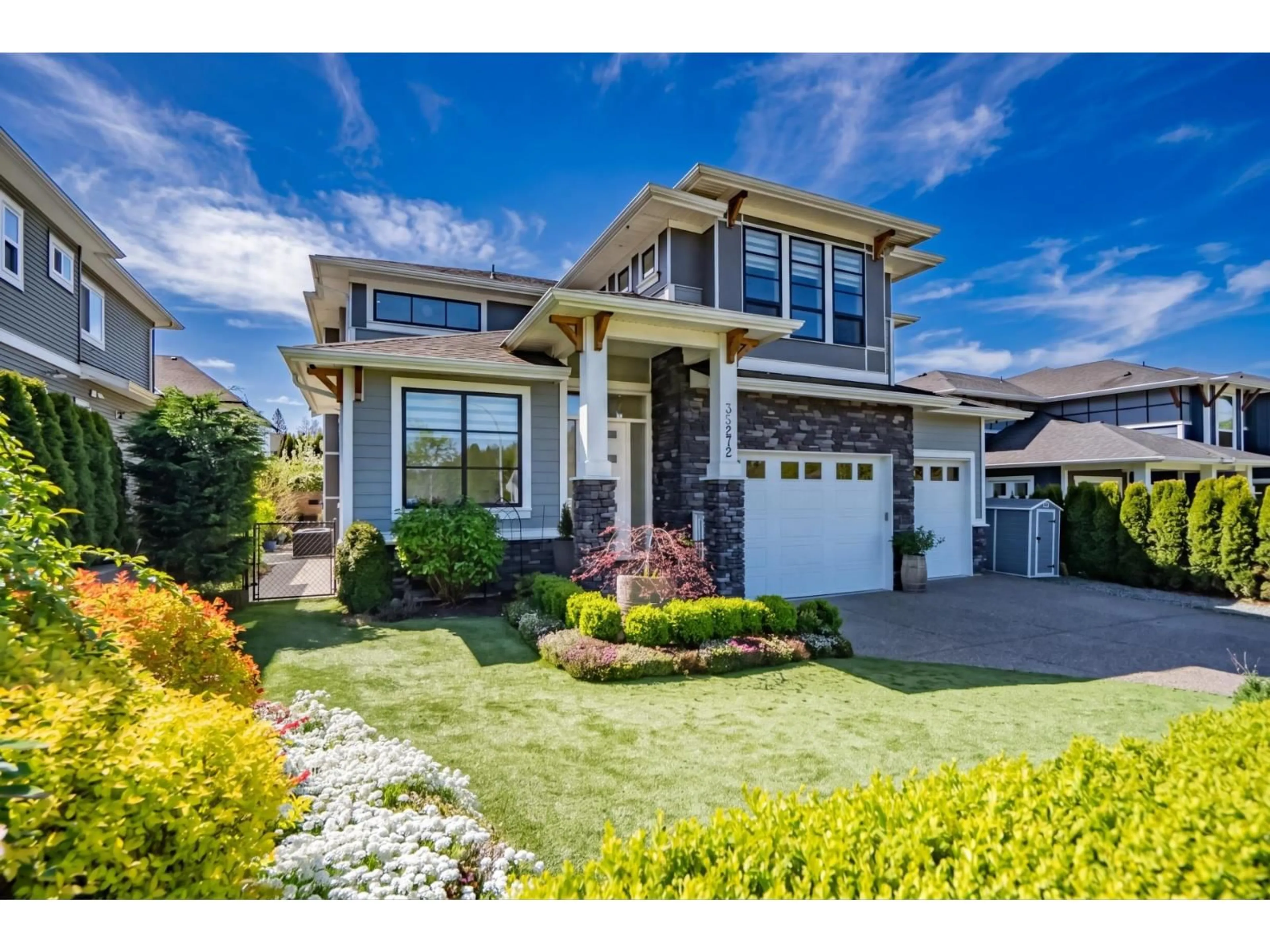 Home with vinyl exterior material, street for 35272 MCEWEN AVENUE, Mission British Columbia V2V0G2