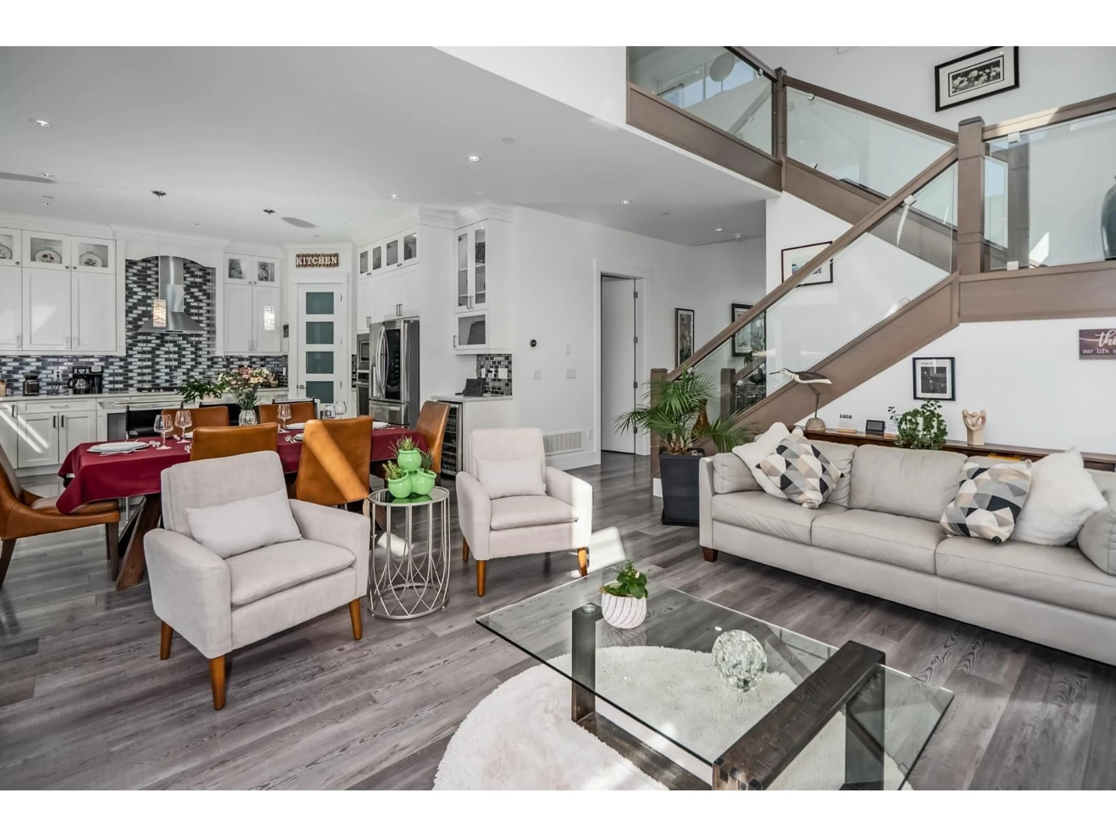 Living room with furniture, unknown for 35272 MCEWEN AVENUE, Mission British Columbia V2V0G2