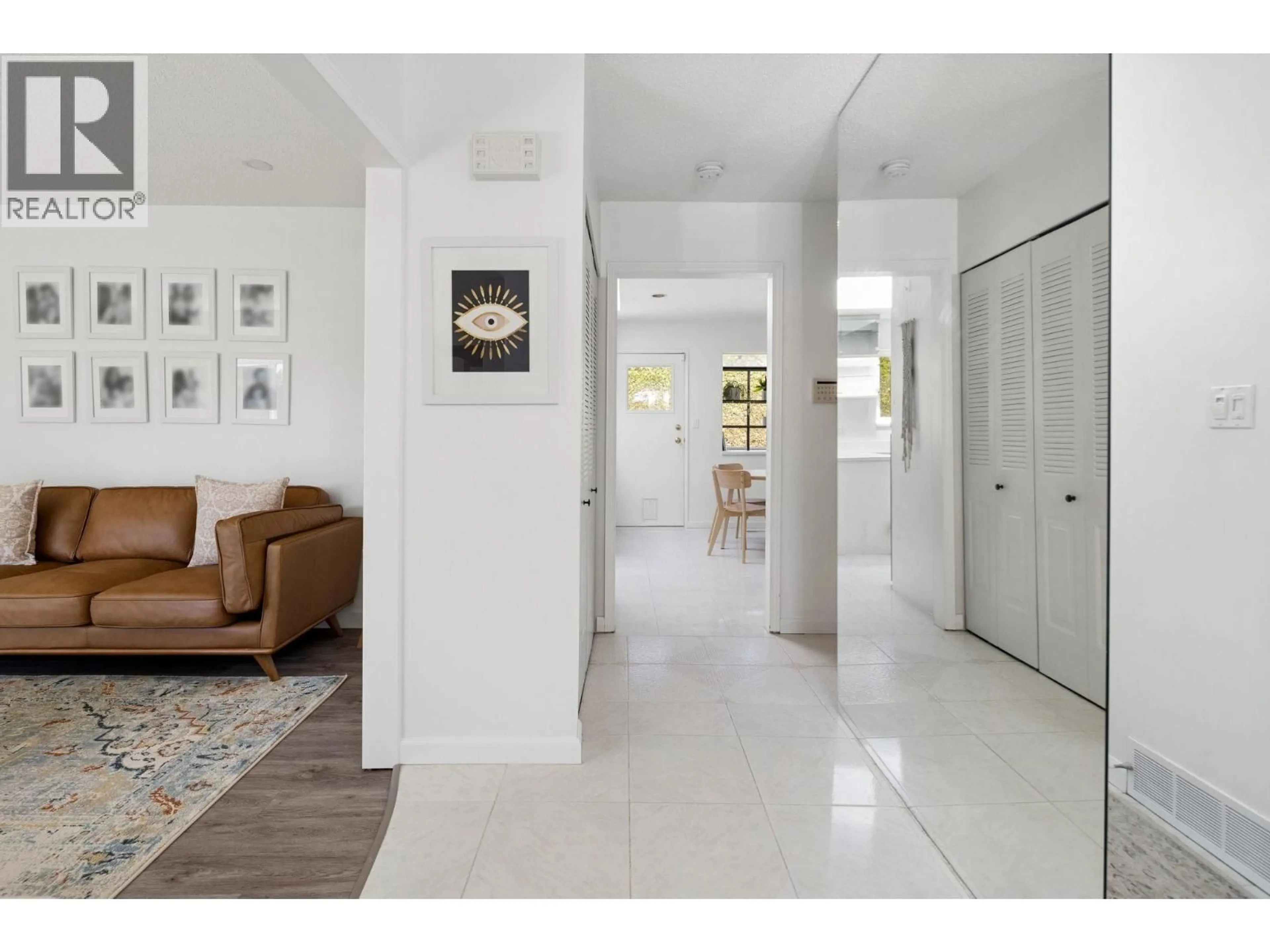 Indoor entryway for 5215 BENTLEY PLACE, Delta British Columbia V4K4B1