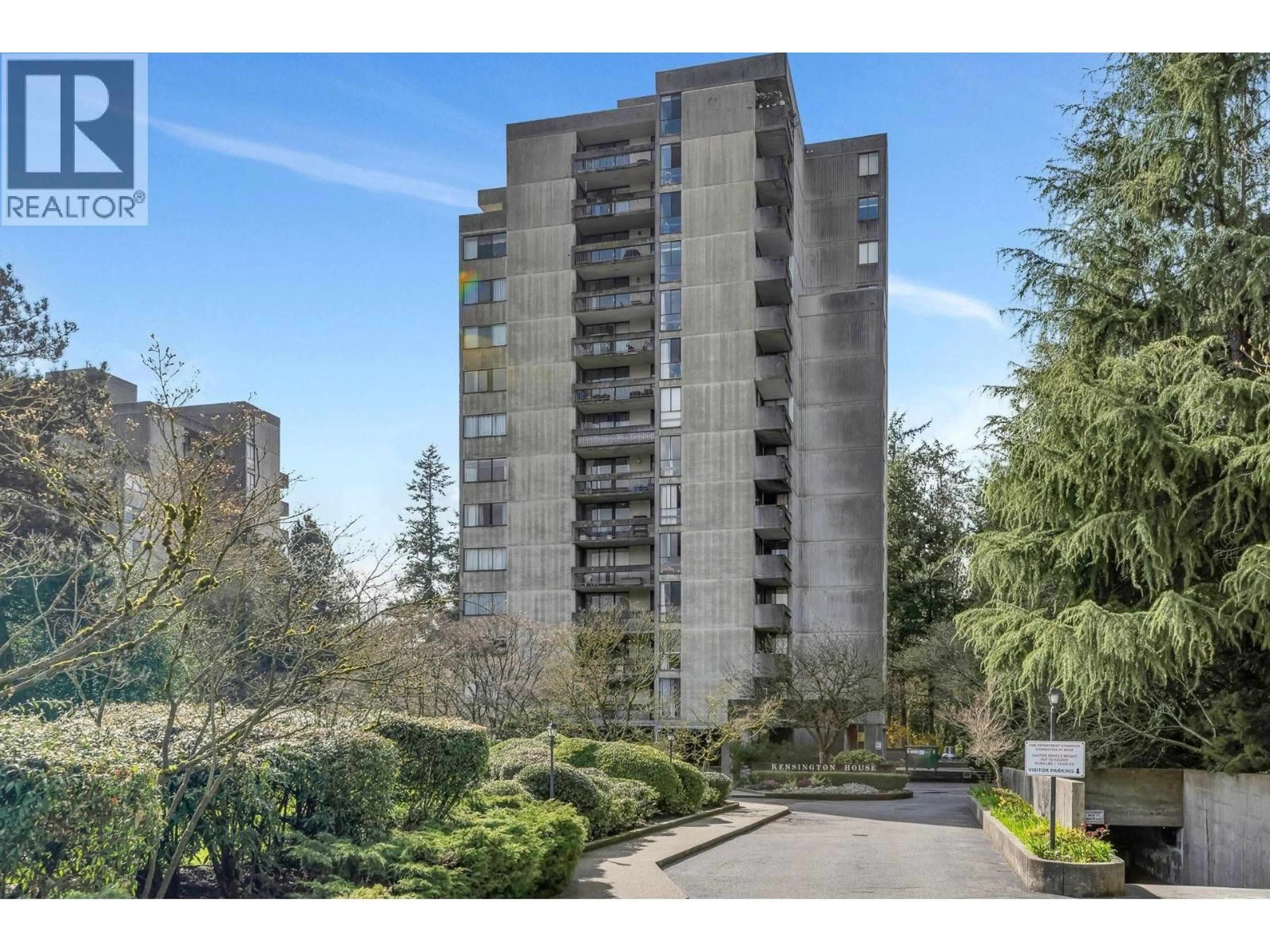 A pic from outside/outdoor area/front of a property/back of a property/a pic from drone, unknown for 705 - 6689 WILLINGDON AVENUE, Burnaby British Columbia V5H3Y8