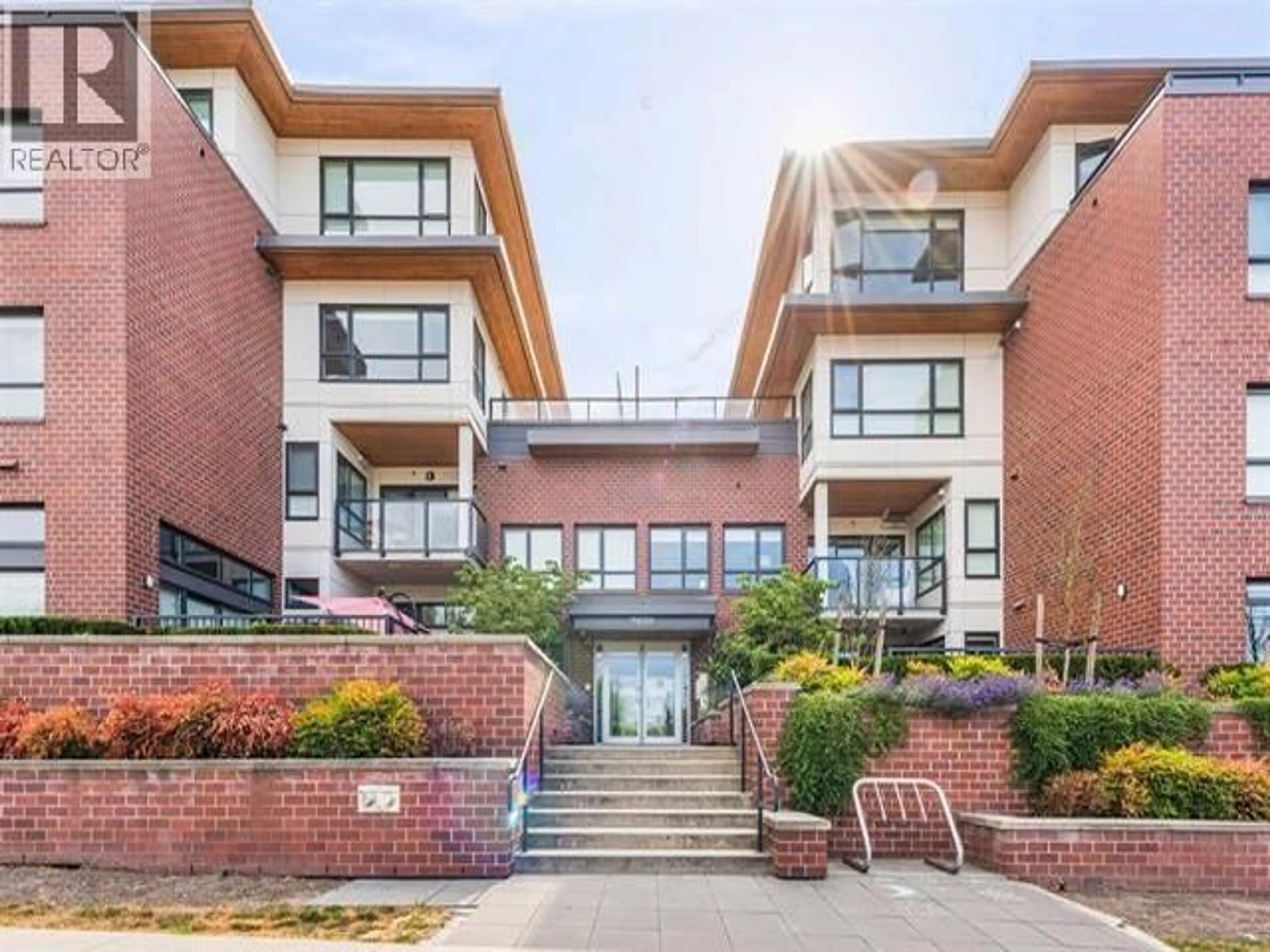 Home with brick exterior material, unknown for 304 - 7828 GRANVILLE STREET, Vancouver British Columbia V6P4Z2