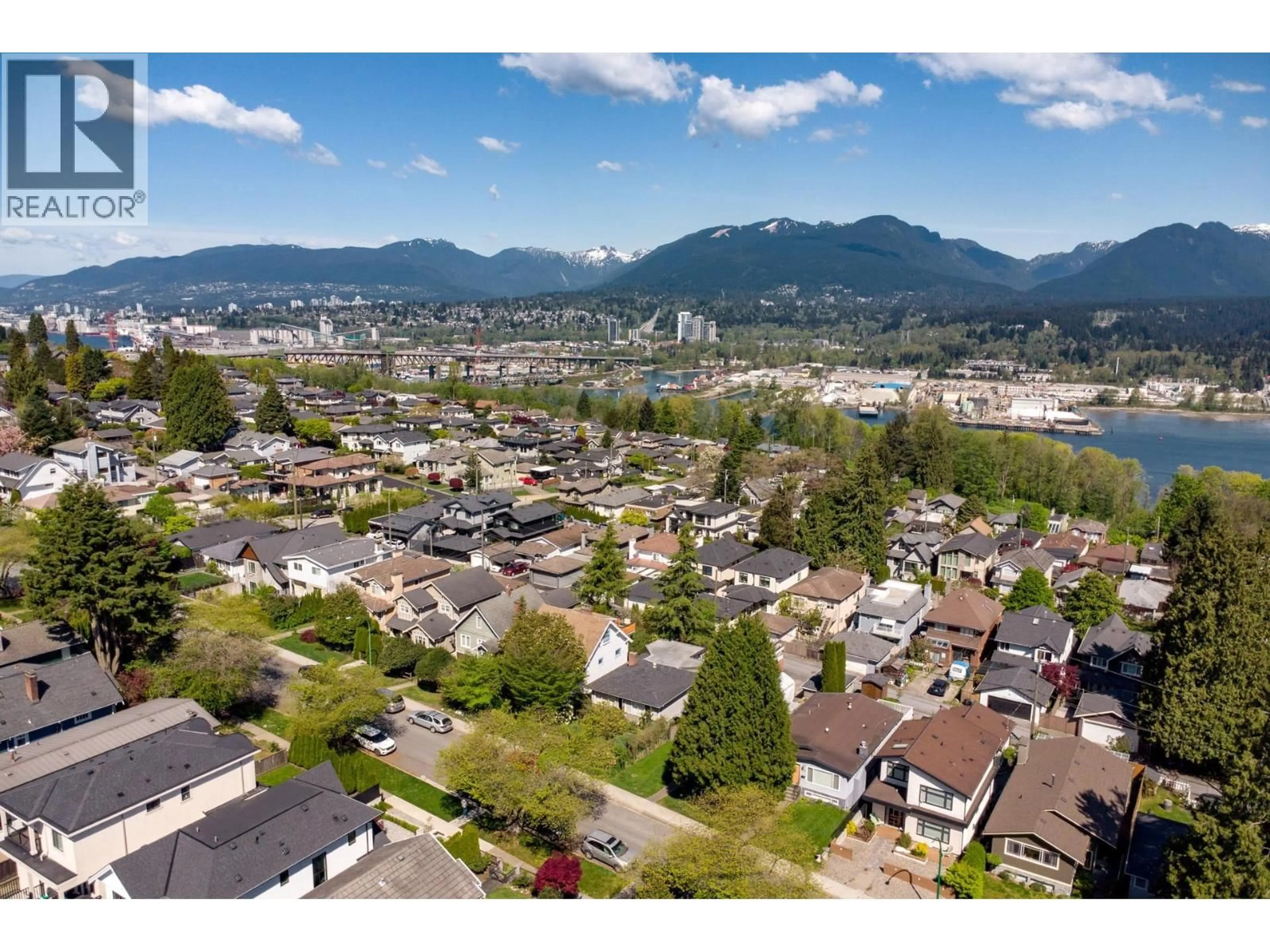 A pic from outside/outdoor area/front of a property/back of a property/a pic from drone, mountain view for Street - 4137 MCGILL STREET, Burnaby British Columbia V5C1M7