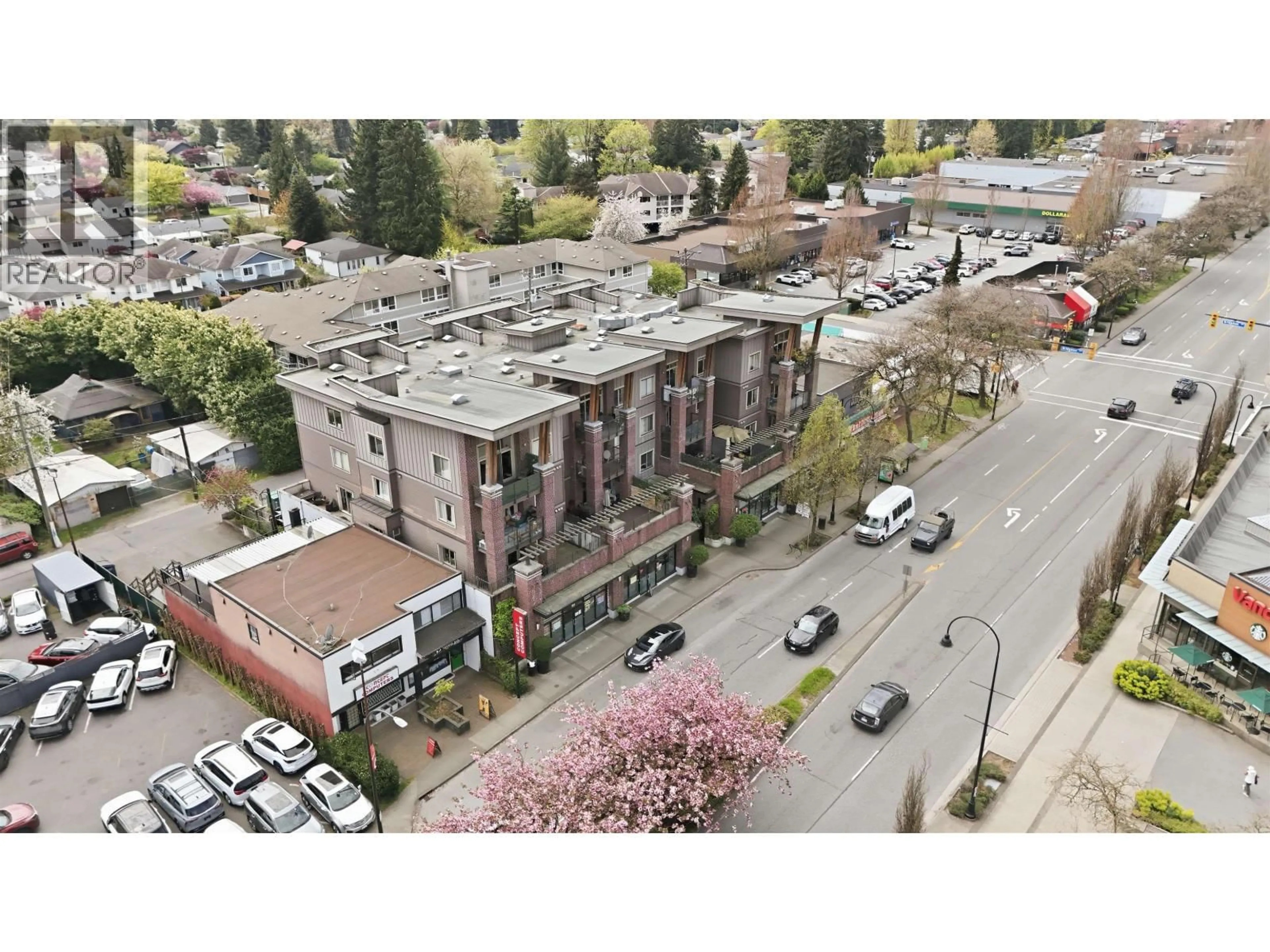 A pic from outside/outdoor area/front of a property/back of a property/a pic from drone, unknown for 204 - 1273 MARINE DRIVE, North Vancouver British Columbia V7P1T3