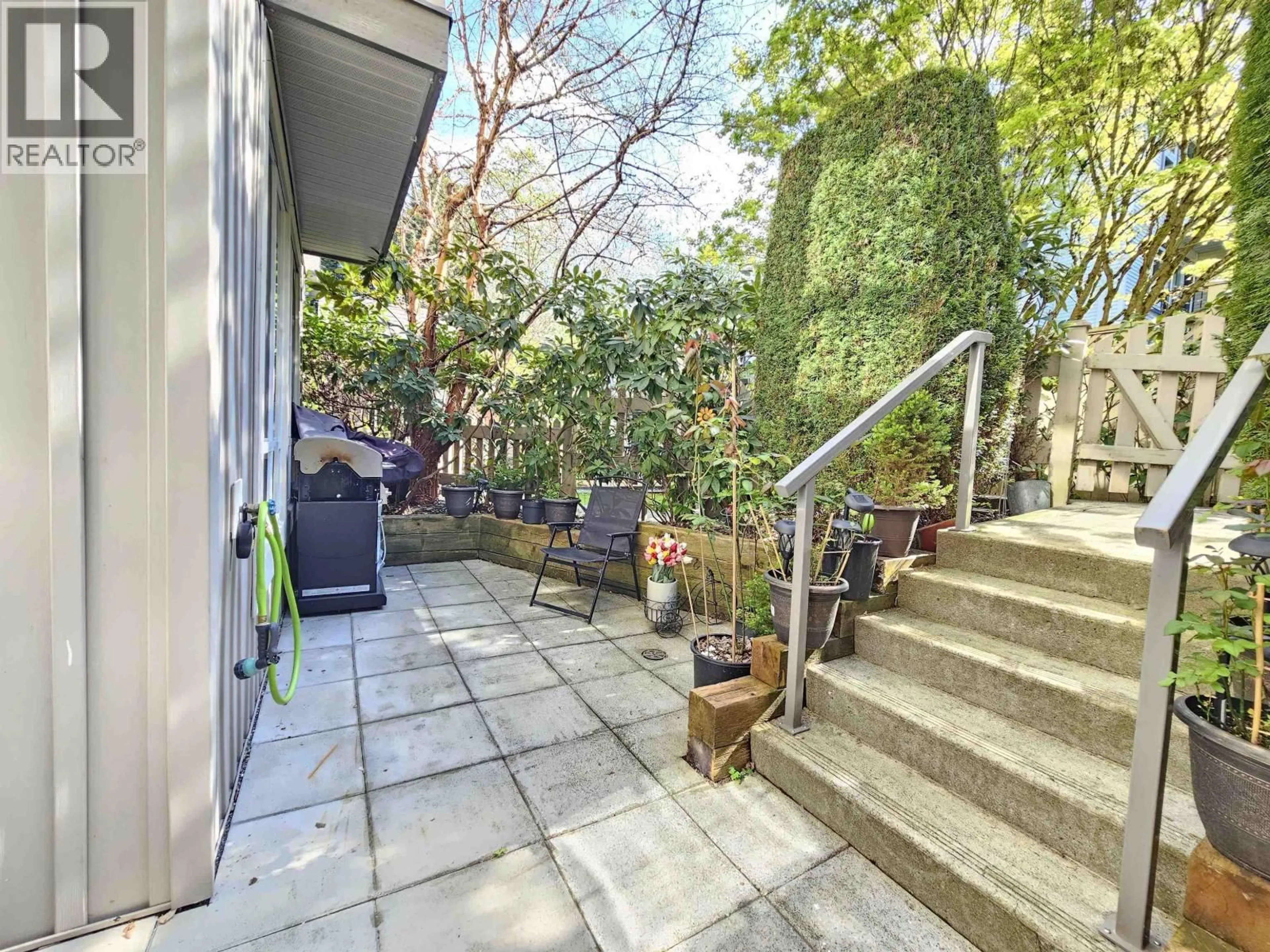 Patio, street for 37 - 7088 17TH AVENUE, Burnaby British Columbia V3N1K5