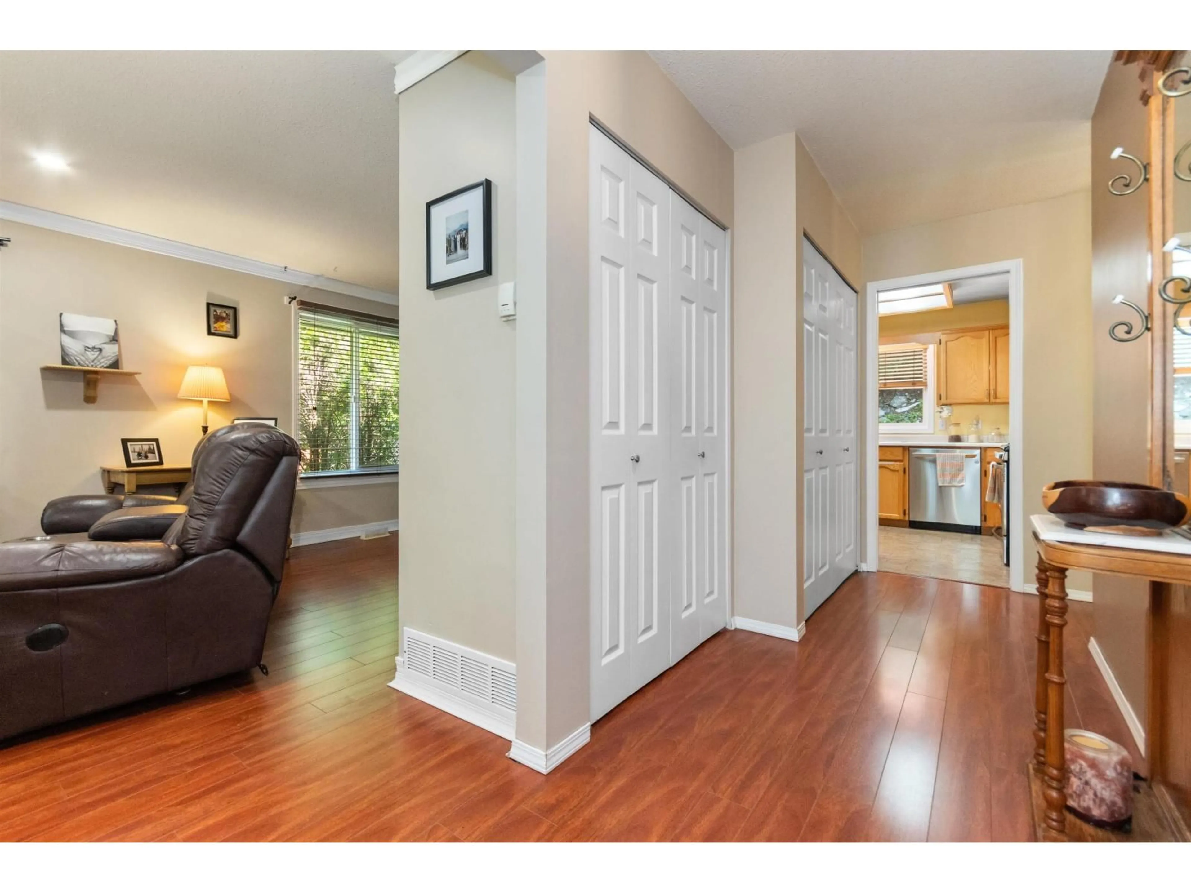 Indoor entryway for 21454 RICHMOND DRIVE, Hope British Columbia V0X1L1