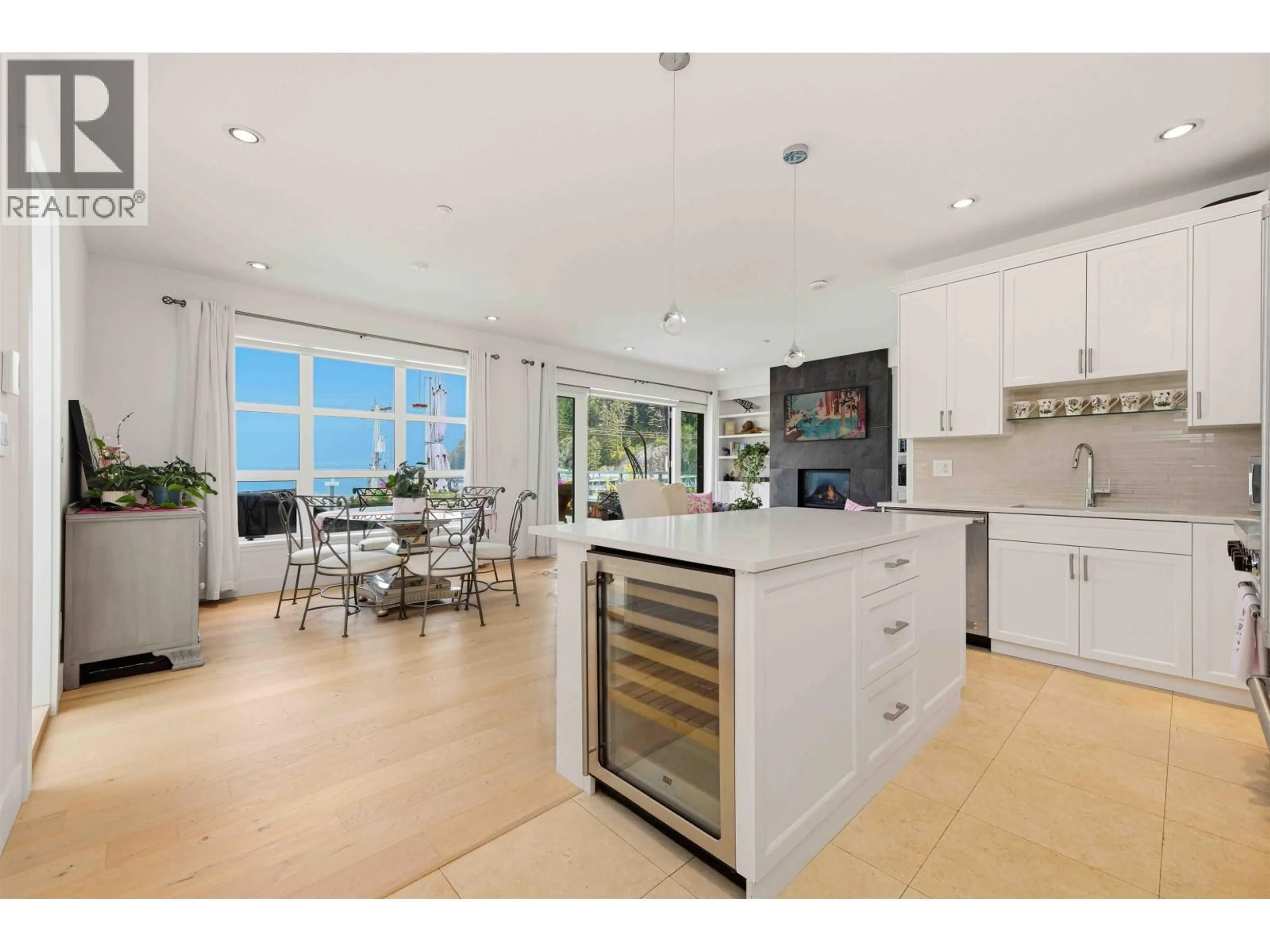Open concept kitchen, unknown for PH 1 - 6688 ROYAL AVENUE, West Vancouver British Columbia V7W2B9