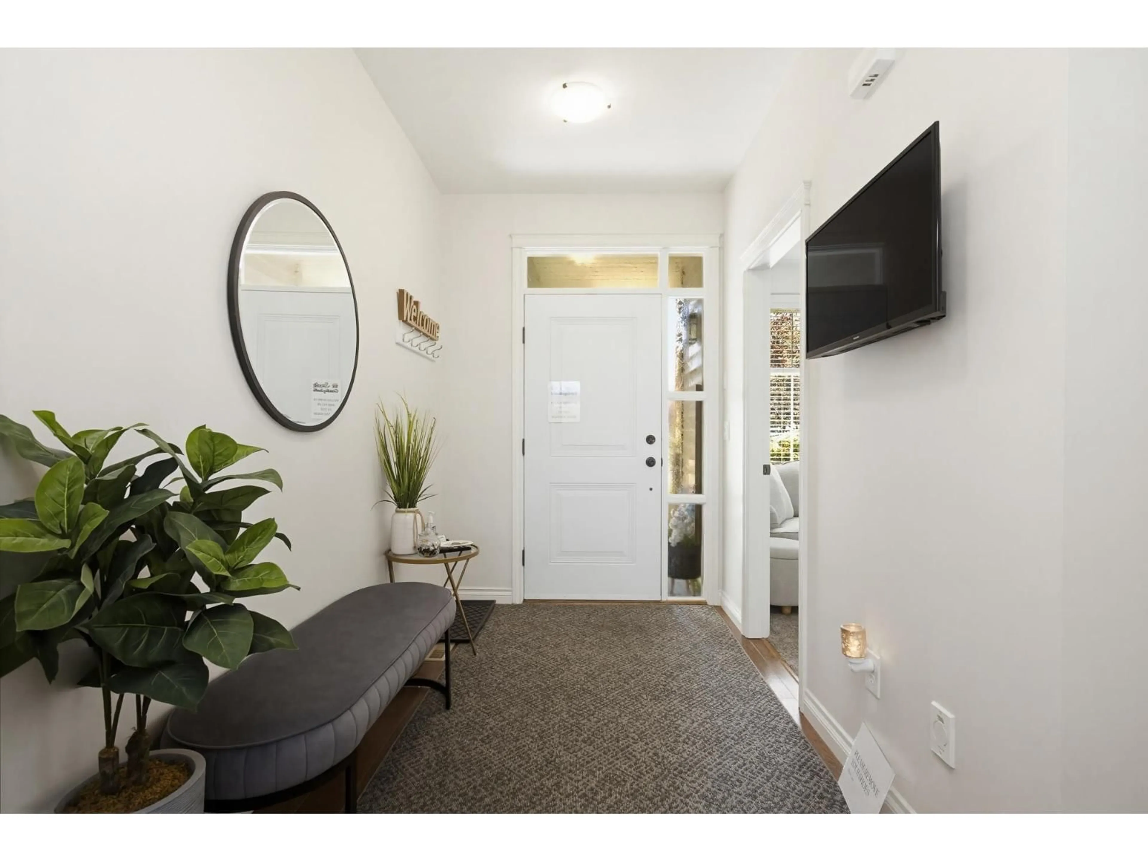 Indoor entryway for 53 - 6577 SOUTHDOWNE PLACE, Chilliwack British Columbia V2R0H4