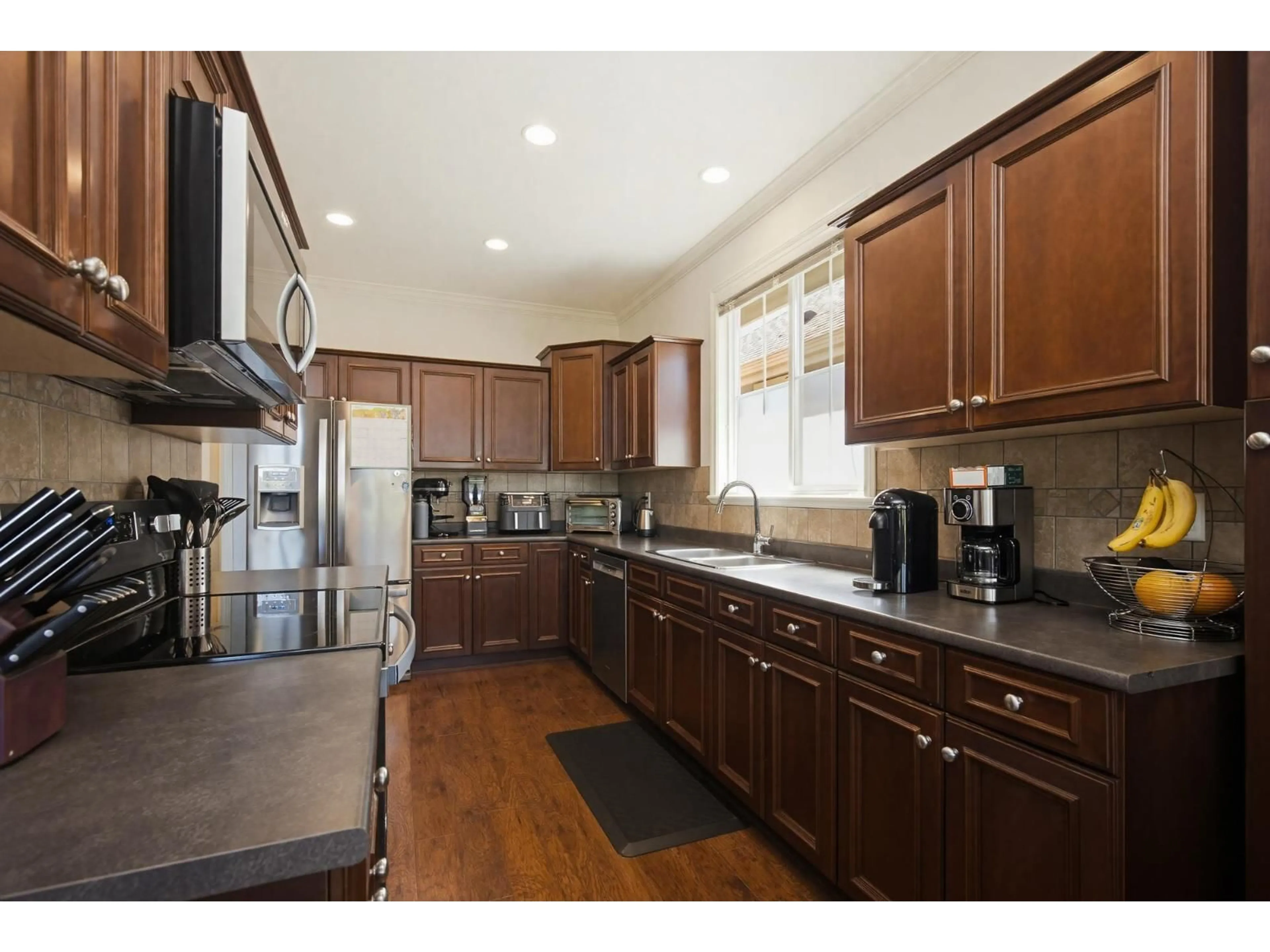 Open concept kitchen, unknown for 53 - 6577 SOUTHDOWNE PLACE, Chilliwack British Columbia V2R0H4