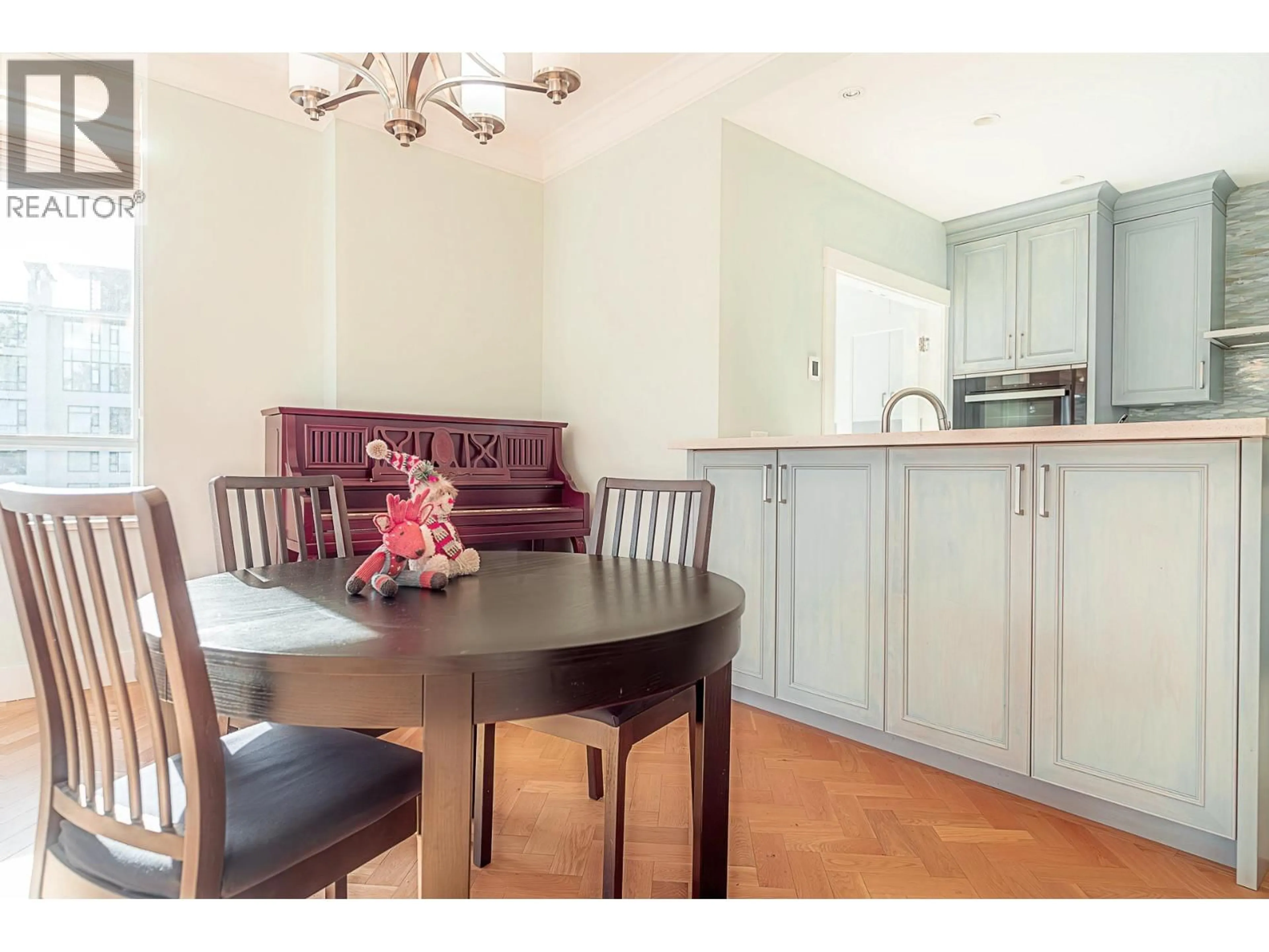 Dining room, wood/laminate floor for 501 - 4685 VALLEY DRIVE, Vancouver British Columbia V6J5M2