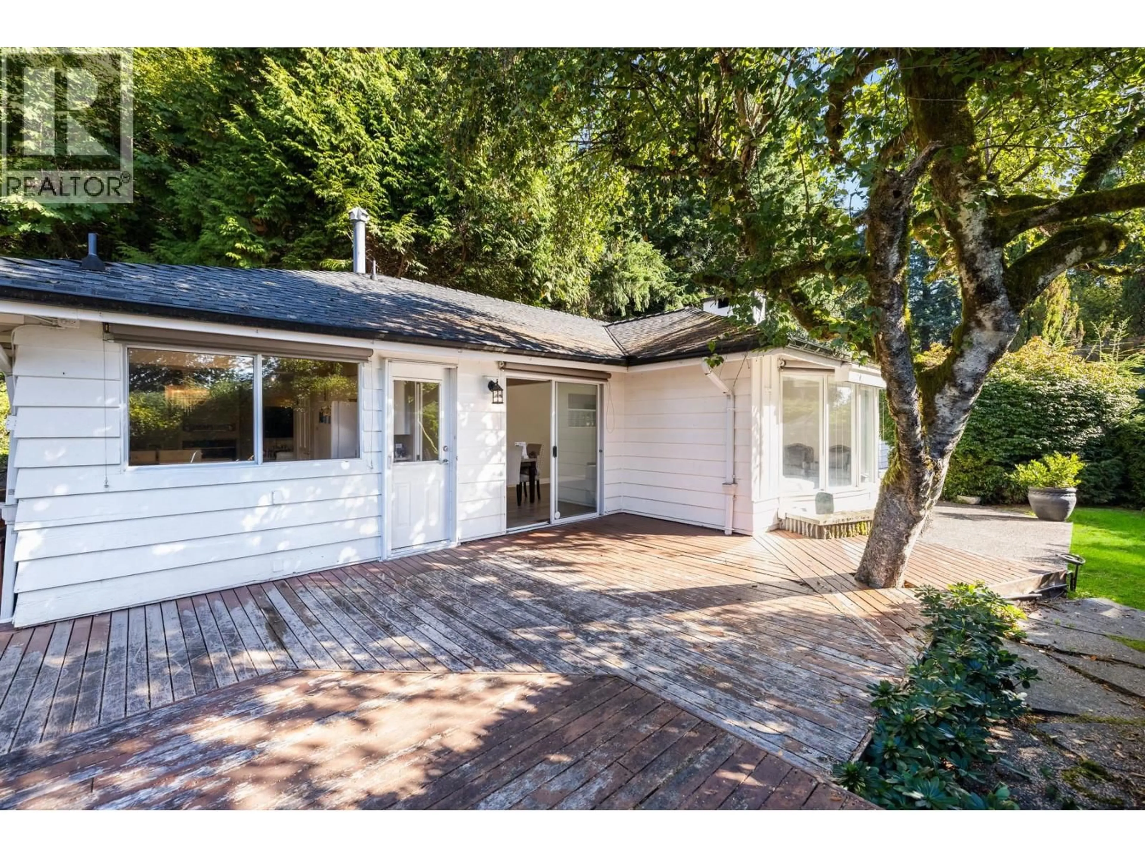 A pic from outside/outdoor area/front of a property/back of a property/a pic from drone, street for 4110 BURKERIDGE PLACE, West Vancouver British Columbia V7V3M9