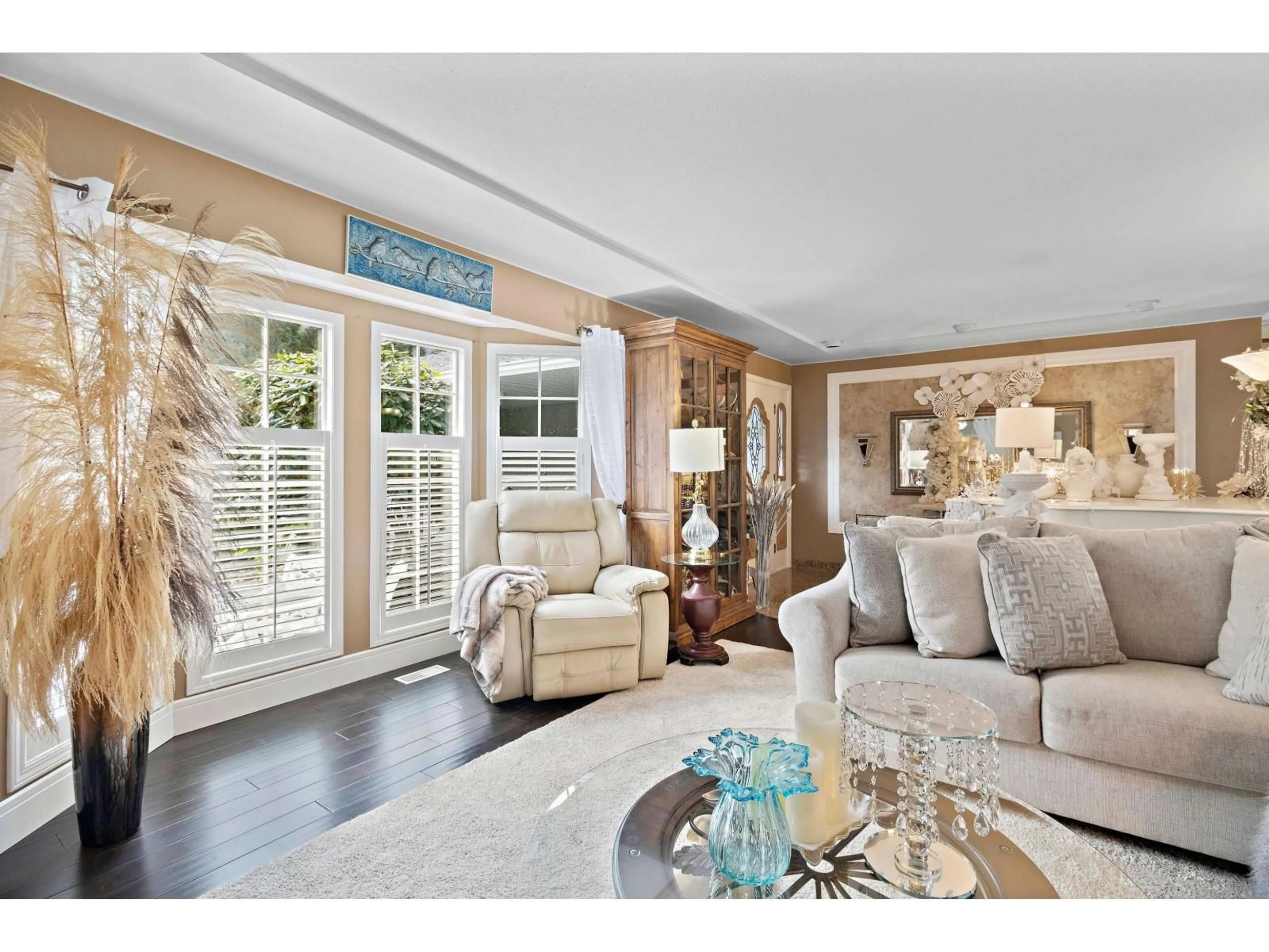 Living room with furniture, unknown for 62525 AIRPORT ROAD, Hope British Columbia V0X1L2