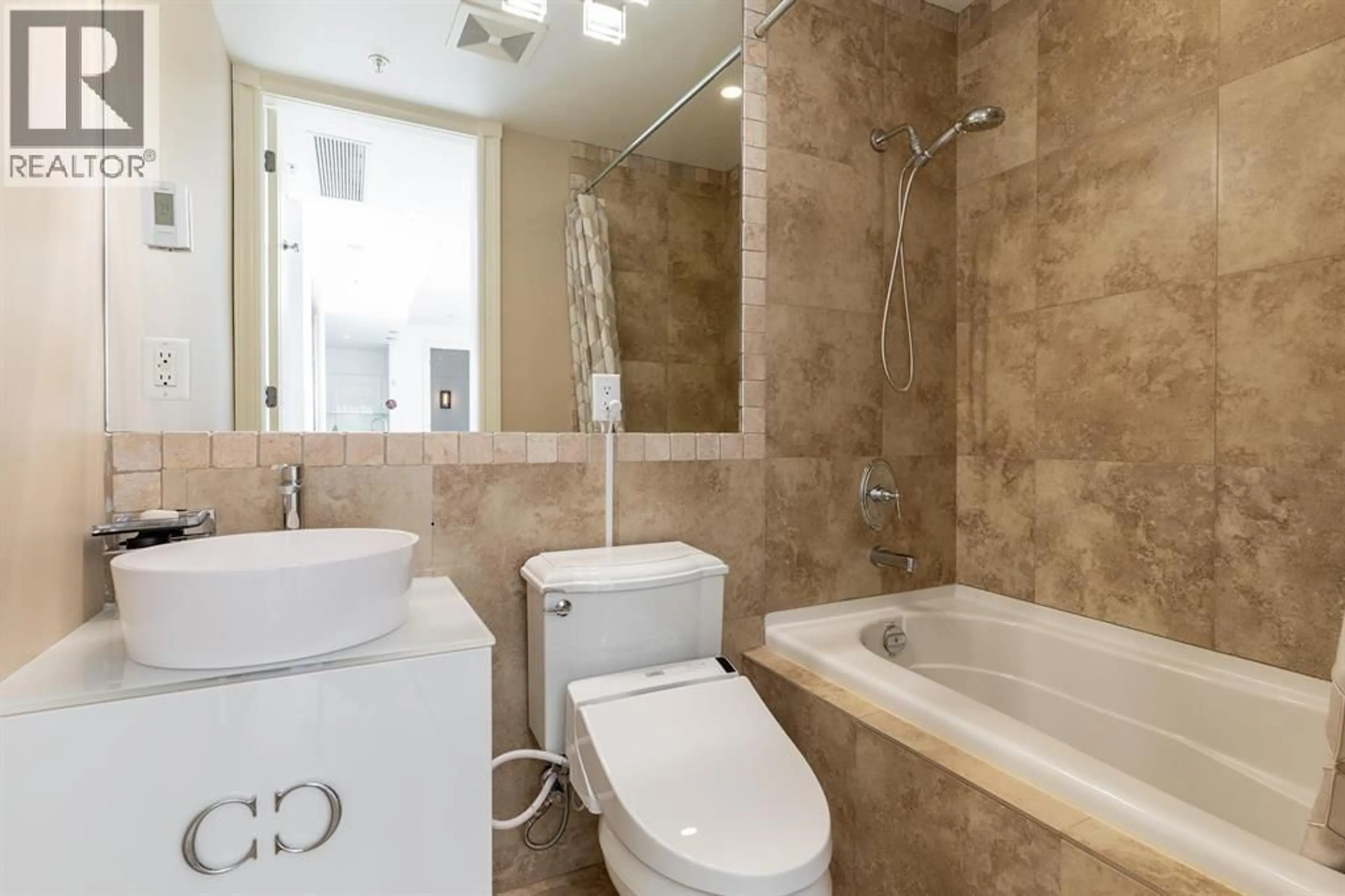 Standard bathroom, ceramic/tile floor for 801 - 1280 RICHARDS STREET, Vancouver British Columbia V6B1S2