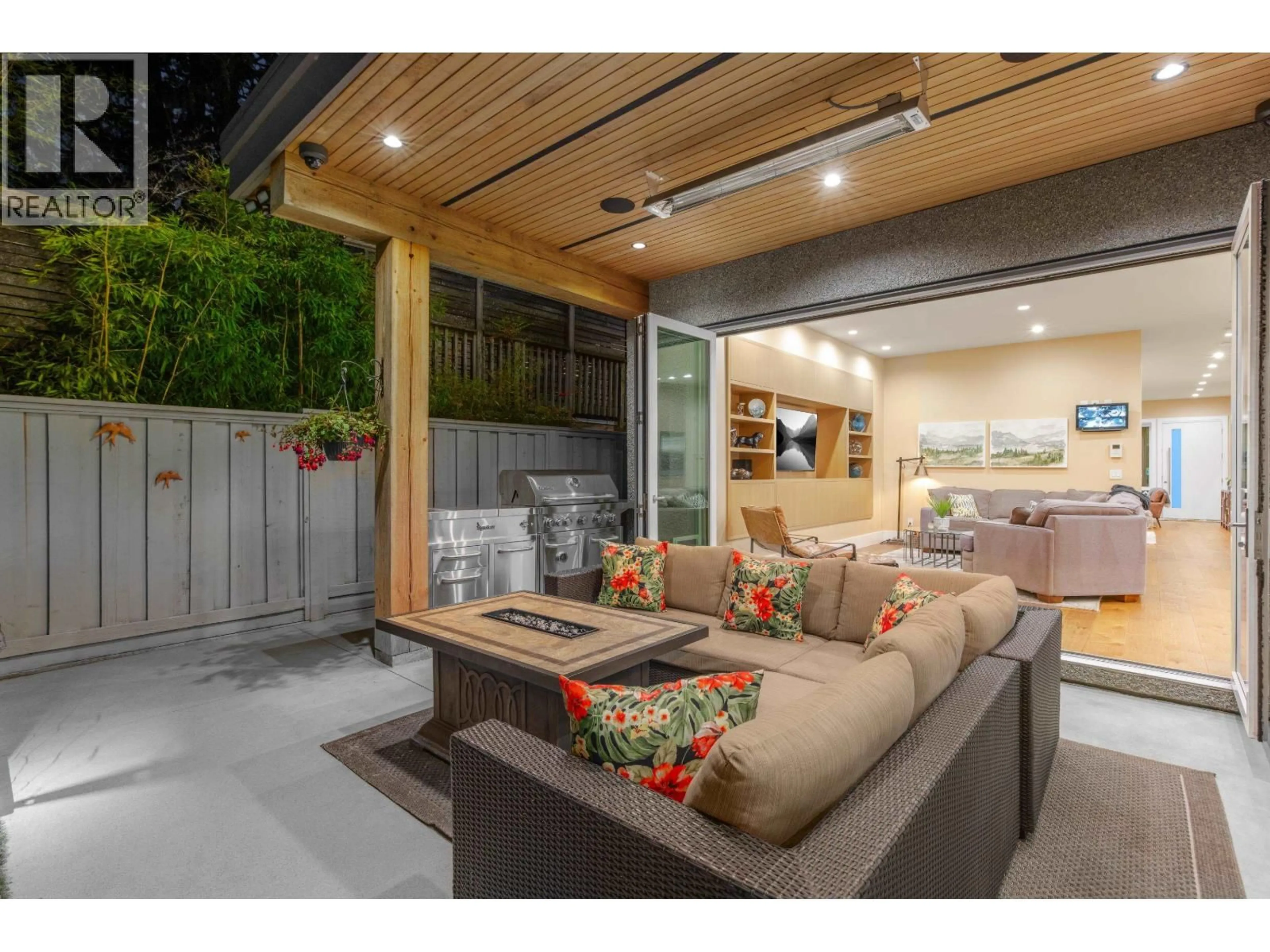 Patio, street for 315 20TH STREET, North Vancouver British Columbia V7L3A8