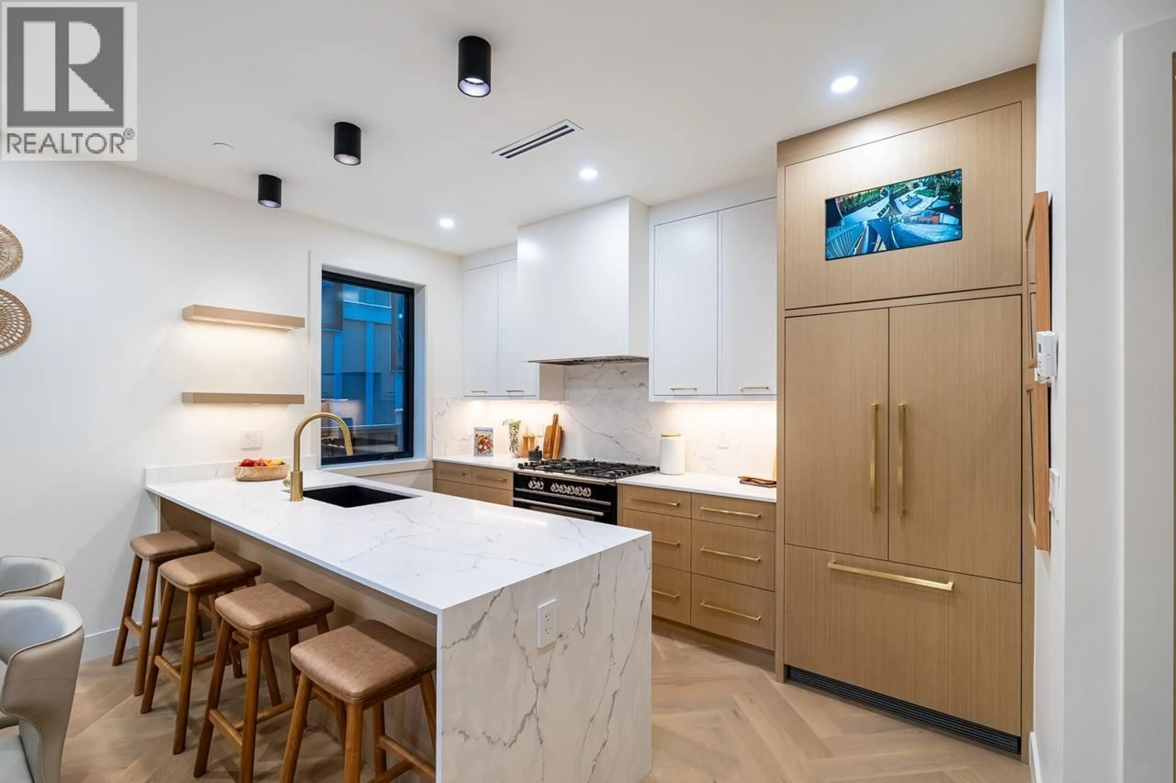 Contemporary kitchen, ceramic/tile floor for 1 - 3345 13TH AVENUE, Vancouver British Columbia V6R2R8