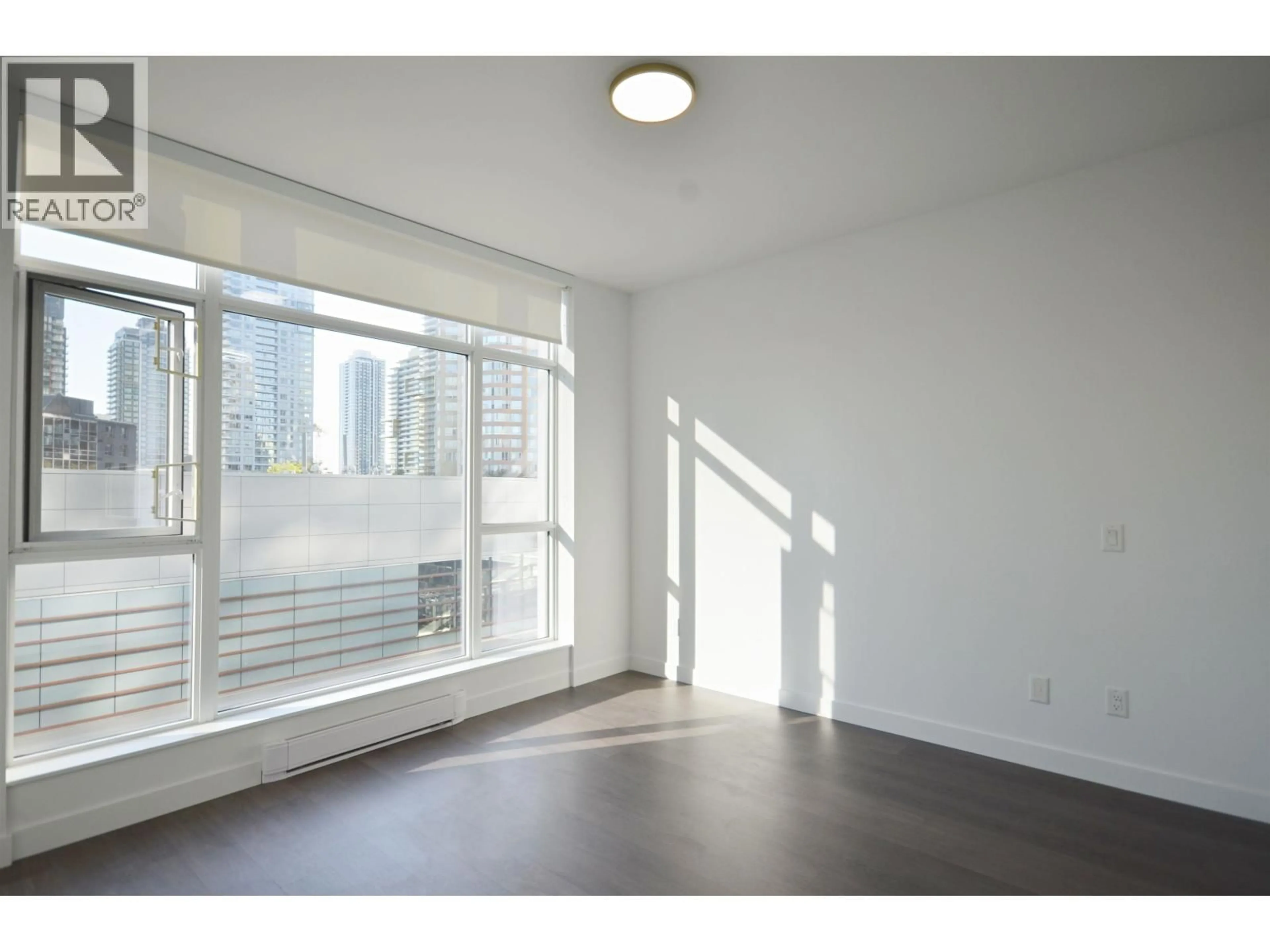 A pic of a room for 502 - 6098 STATION STREET, Burnaby British Columbia V5H0H4