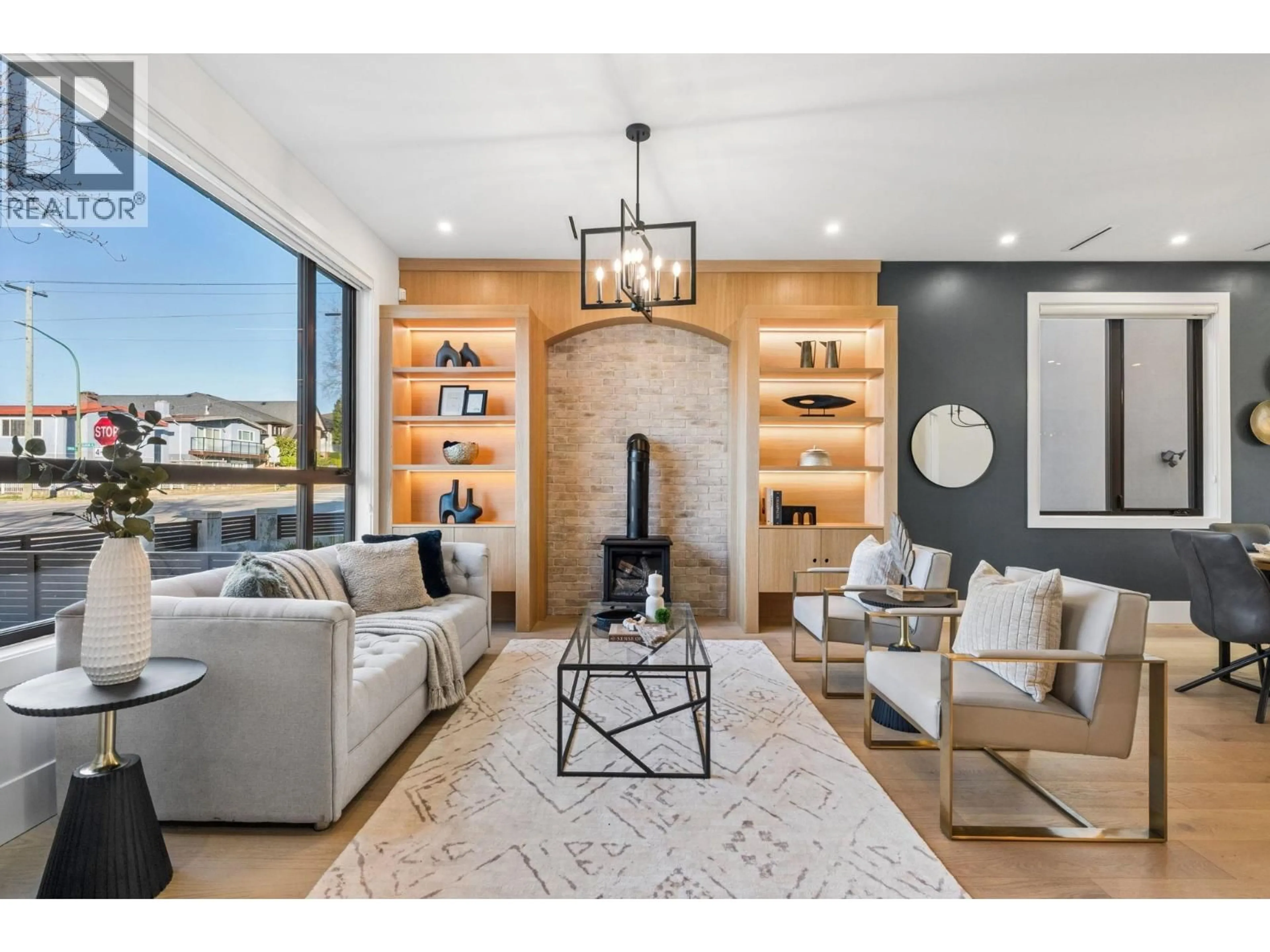 Living room with furniture, unknown for 4096 UNION STREET, Burnaby British Columbia V5C2W8