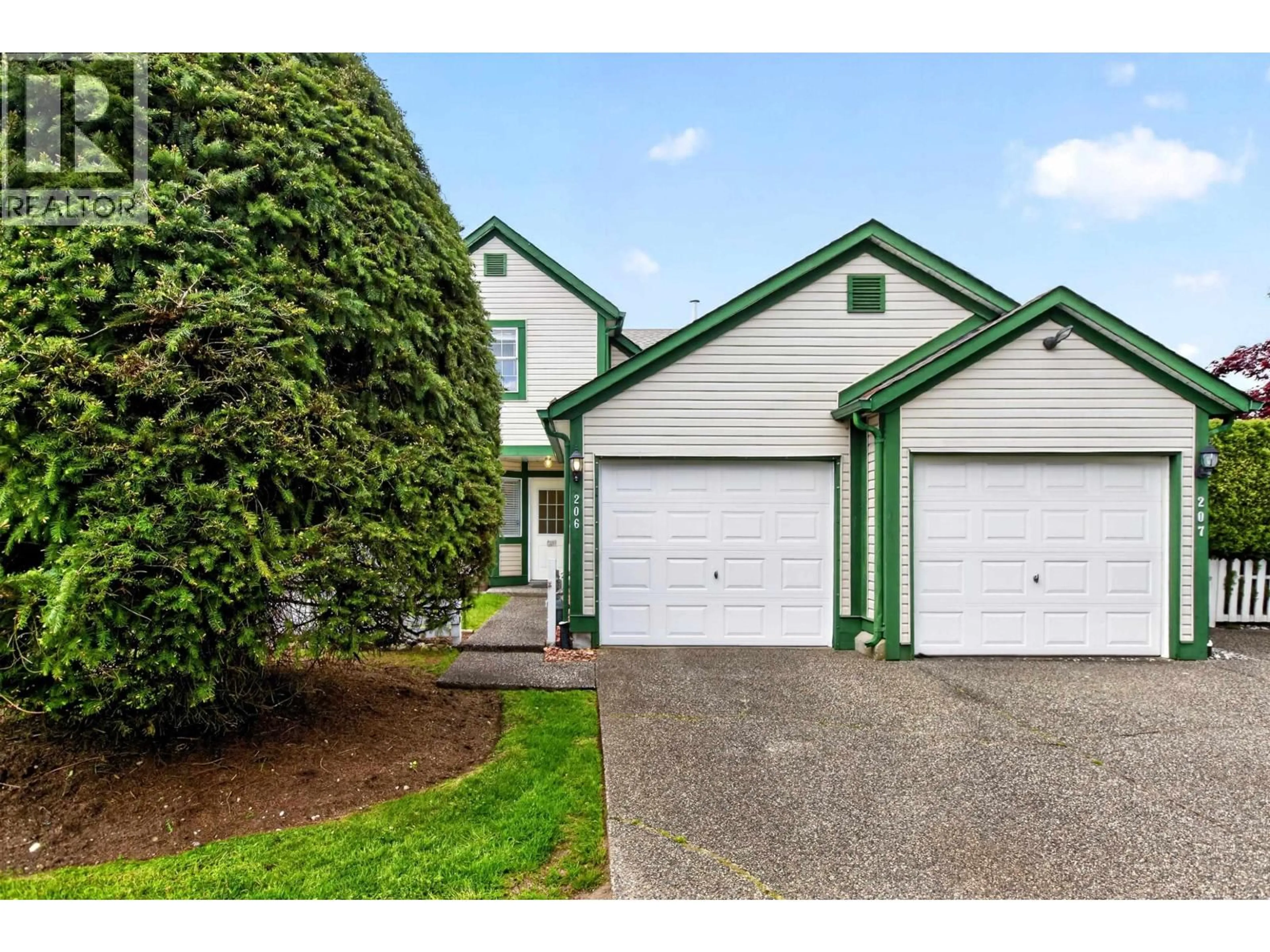 Home with vinyl exterior material, street for 206 - 20675 118 AVENUE, Maple Ridge British Columbia V2X0K4