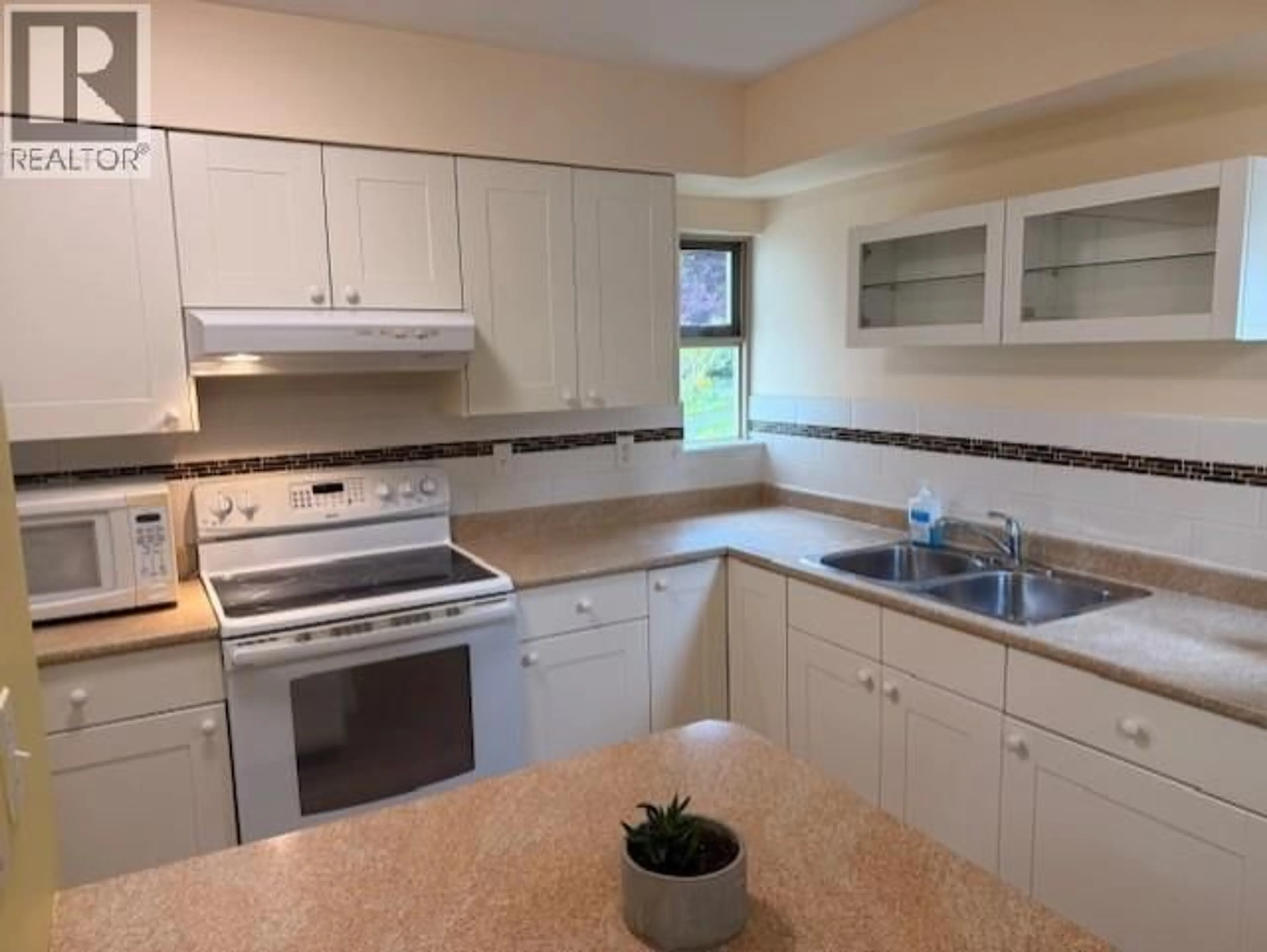 Standard kitchen, unknown for 7361 LIARD PLACE, Vancouver British Columbia V5S4A3