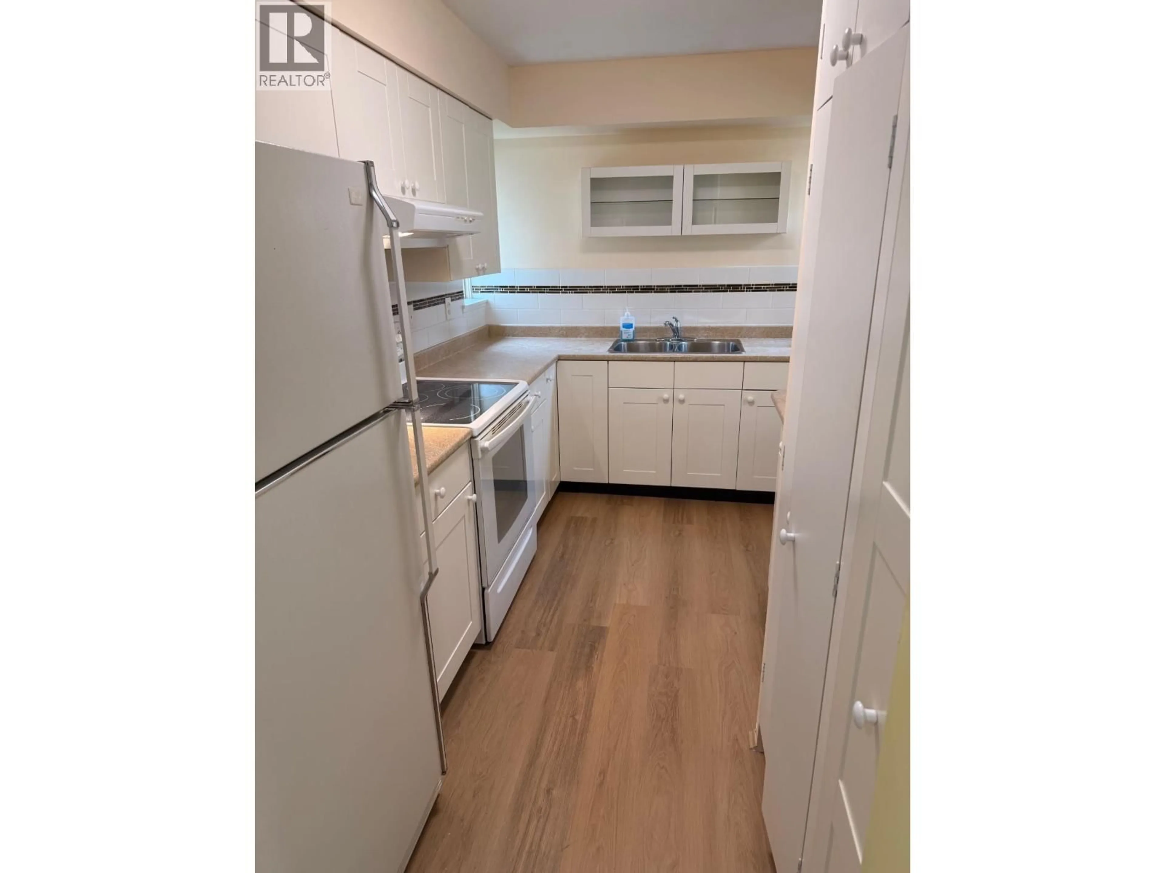 Standard kitchen, wood/laminate floor for 7361 LIARD PLACE, Vancouver British Columbia V5S4A3
